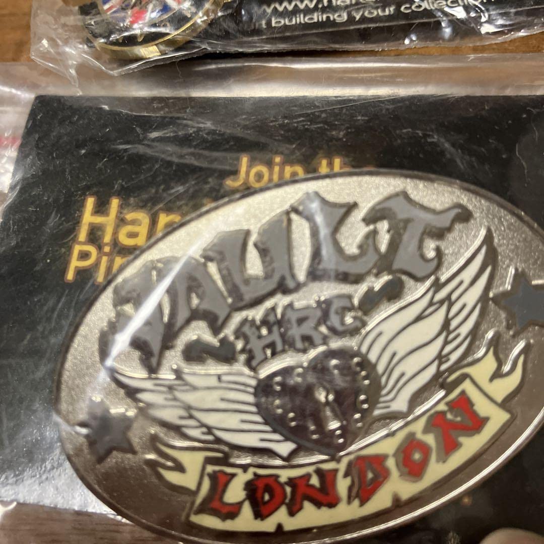 Amazon.co.jp: Hard Rock Cafe London No. 1 Limited Pin Badge Set of