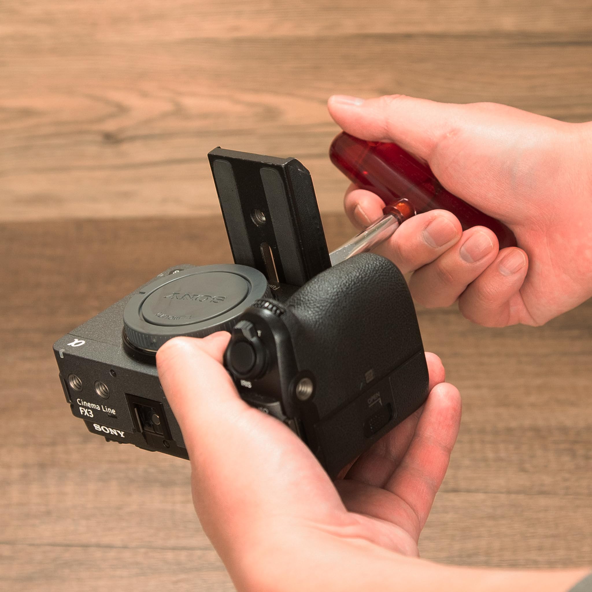 Filmsticks Wkrętak szczelinowy 10 mm z uchwytem T o wydłużonej długości wału – śrubokręt płaski ze stali węglowej z tworzywa sztucznego ABS T-Bar idealny do zestawów foliowych
