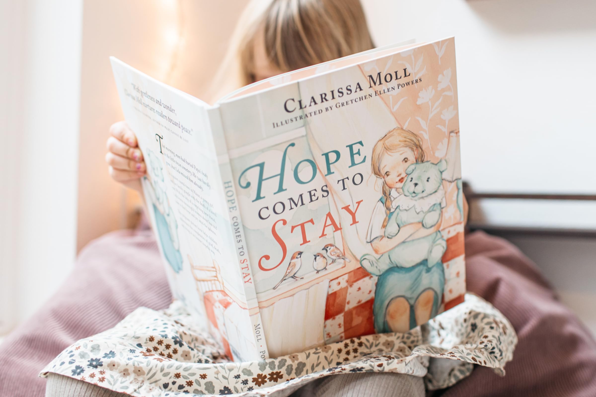 Hope Comes to Stay: A Gentle Story about Grief, Loss, and the Love that Lasts - Image 6