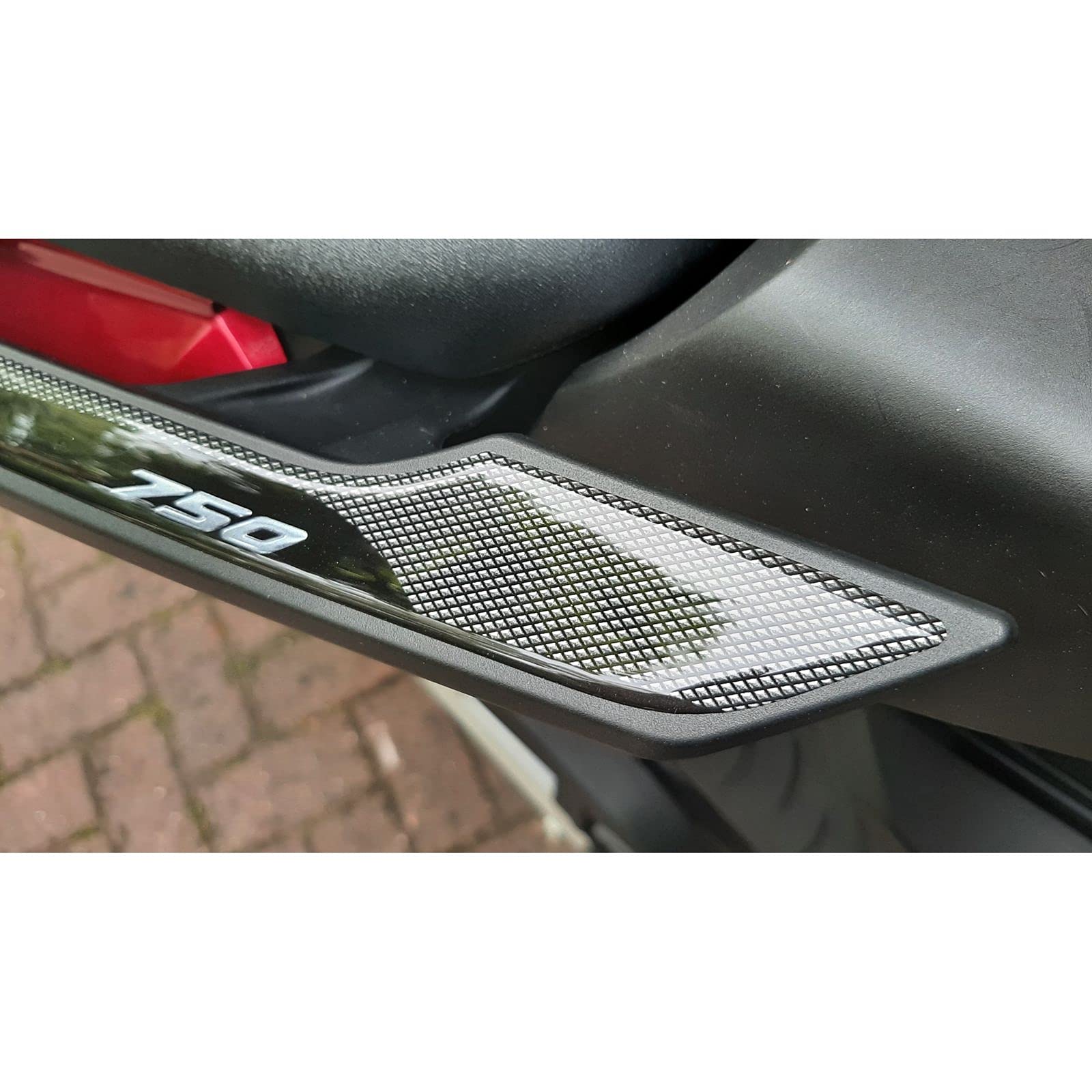 Resin Bike Adesivi Moto Compatibile con Honda Forza 750 2021-2024. Protezioni Maniglie Passeggero da Urti e Graffi. Adesivi Resinati con Effetto 3D Made in Italy
