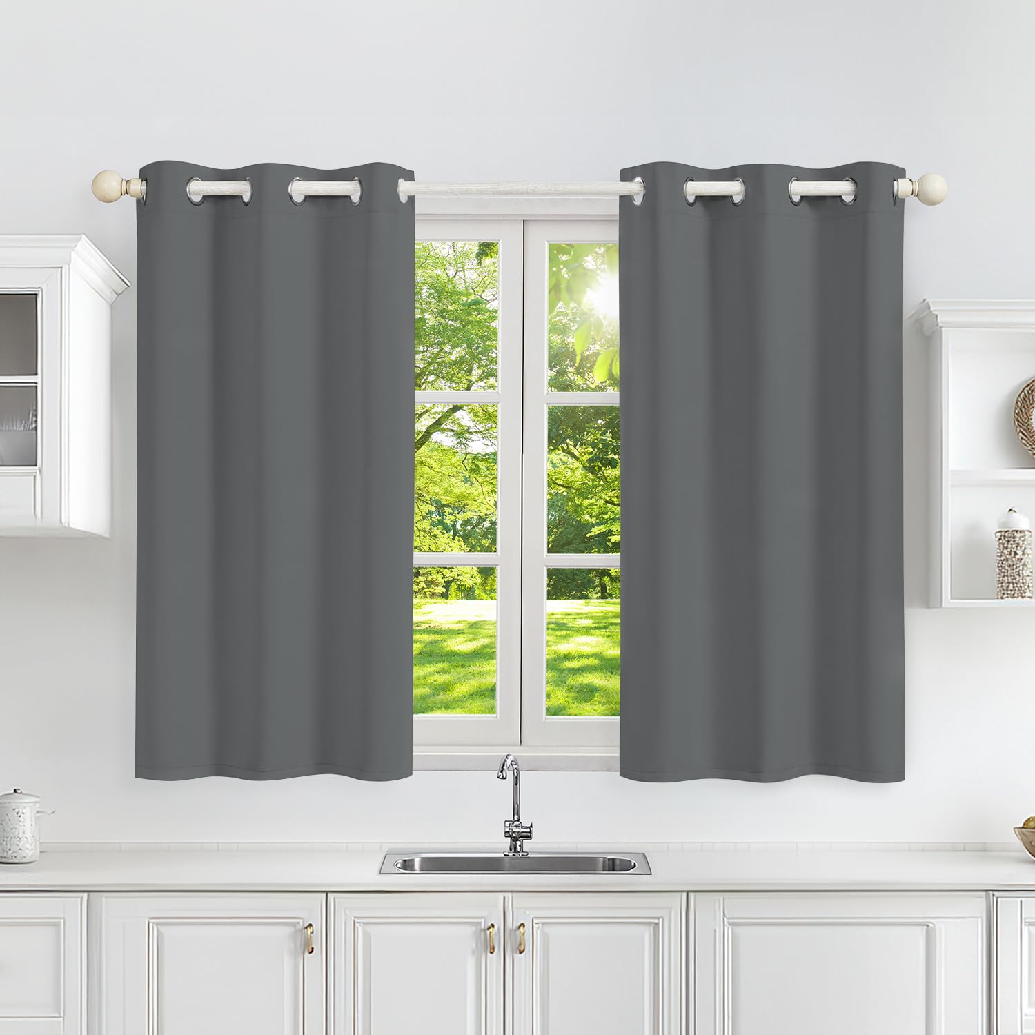 Runyéla Verdunklungsvorhänge mit Ösen Gardinen 2er Set, Vorhänge Blickdicht Thermovorhang Hitzeschutz, Ösenvorhang Thermogardine für Schlafzimmer Wohnzimmer Blackout Curtain