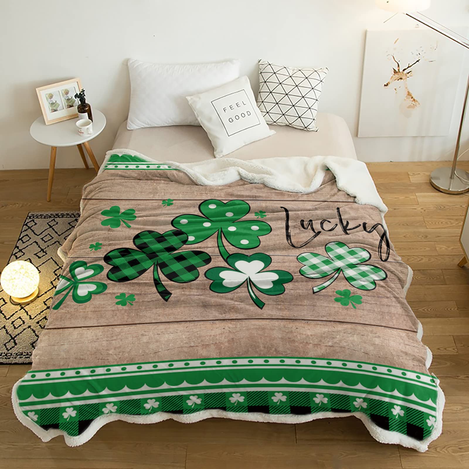 Amazon.com: Sherpa Blankets Fleece Throw Blanket Reversible Soft Cozy Bed  Blankets St. Patrick Good Luck Clover Leaf,Flannel Sofa Throws,Wood Grain  and Grid Lattice Fuzzy Warm Blankets for Couch,40x50in : Home u0026 Kitchen