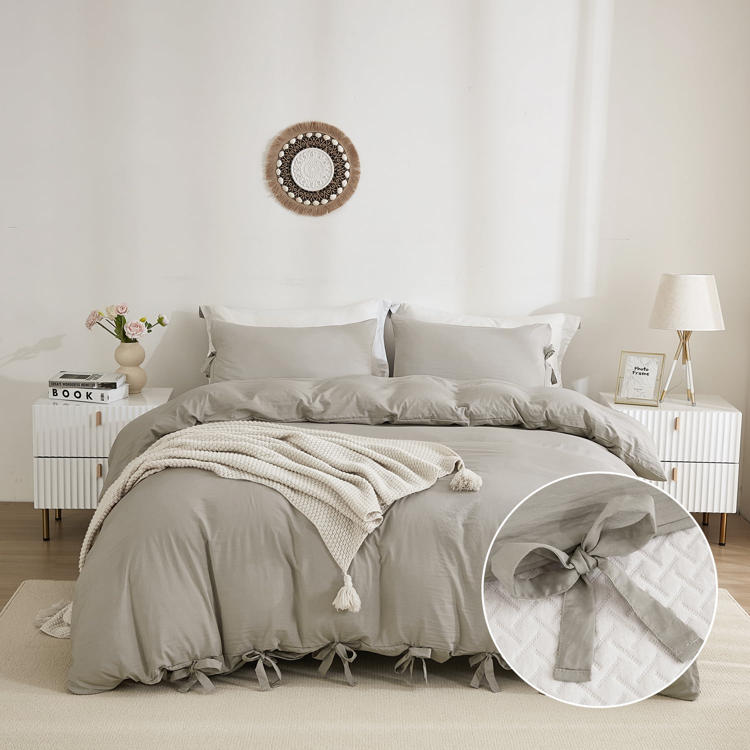 annadaif Light Tan Duvet King(104x90 Inch), 3 Pieces (1 Duvet Cover, 2 Pillowcases) Soft Washed Microfiber Bow tie Bowknot Duvet Cover Set, Easy Care Bedding Set for Men, Women