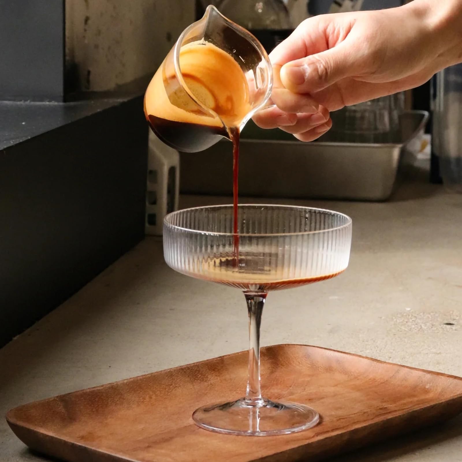 Set di 4 bicchieri da Martini da 283,5 g, a coste, per champagne, coupé