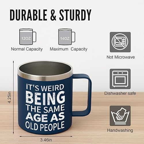 Miniatura 6 de NOWWISH Regalos para hombres  Taza de café con texto en inglés It's Weird Being the Same Age As Old People  Divertidos regalos para el día de San