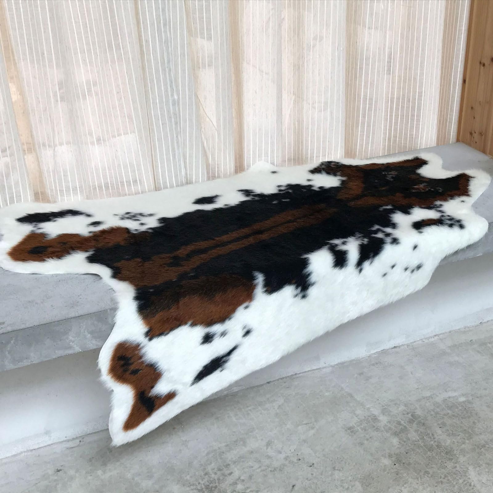 Tappeto con Stampa Animalier,Tappeti in Pelle di Animale,Tappeto in Pelle di Mucca,Facile da Curare,Texture Morbida,Lavabile,Adatto per Soggiorno,Camera da Letto,Stanza da Pranzo