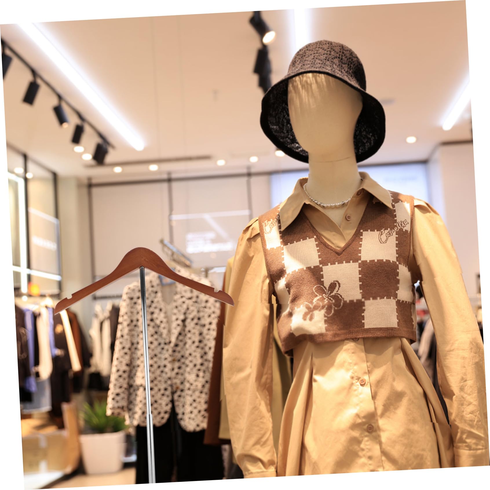 STOBAZA Verstellbarer Kleiderständer für Damen Moderner T shirt Präsentationsständer Vielseitiges Kleidung Display Rack für Einzelhandel Platzsparend Einfache Montage