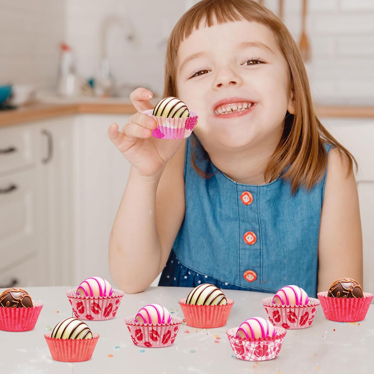 AUGSUN 800pcs Valentine's Day Mini Cupcake Liners 8 Style Pink Red