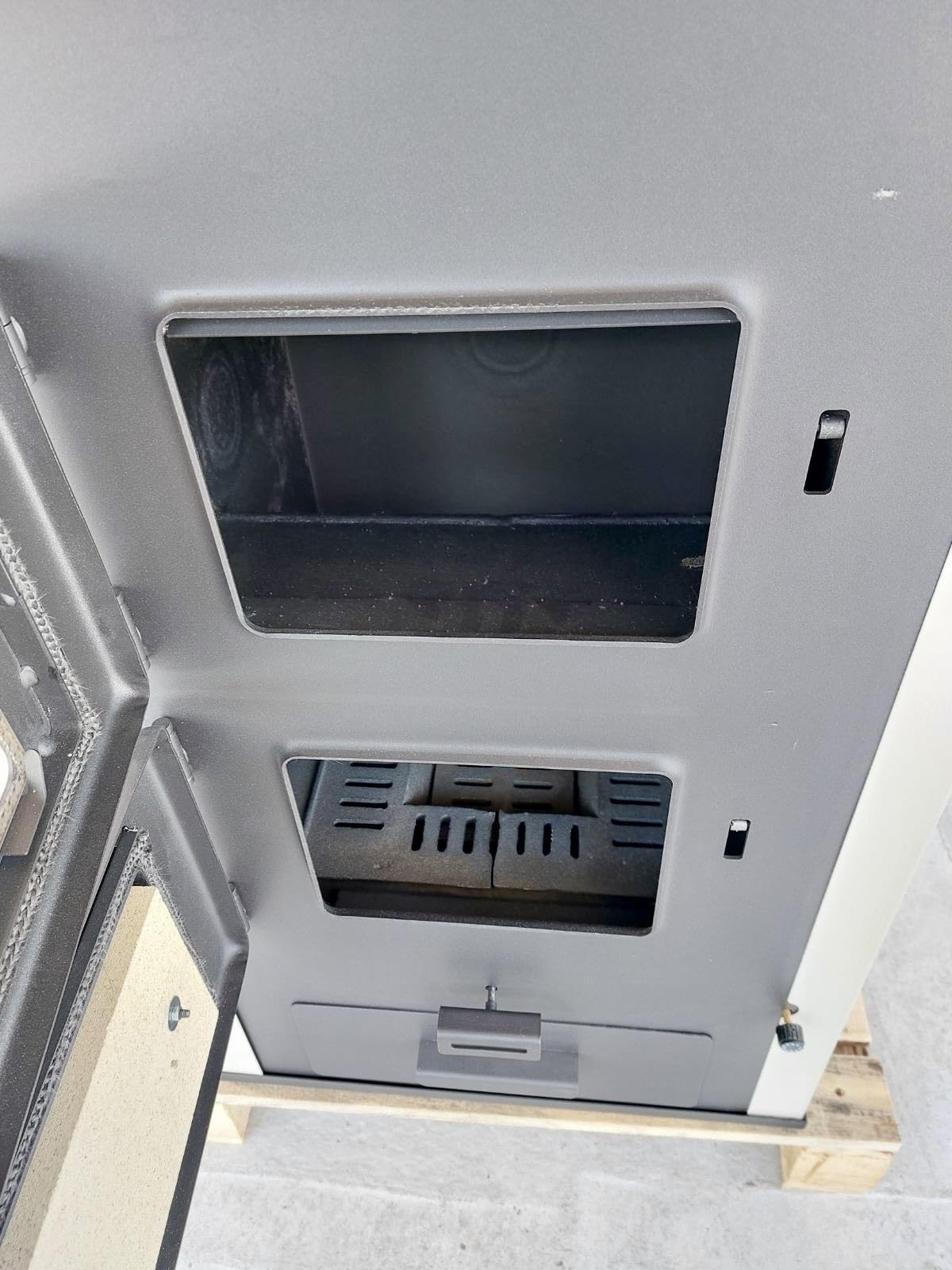 Piec kominkowy przewodzący wodę PRITY NS 32 36 kW (33,2 + 3,2) – piec na drewno z torbą na wodę do centralnego ogrzewania, kocioł grzewczy na drewno, klasa efektywności energetycznej A, BImSchV poziom