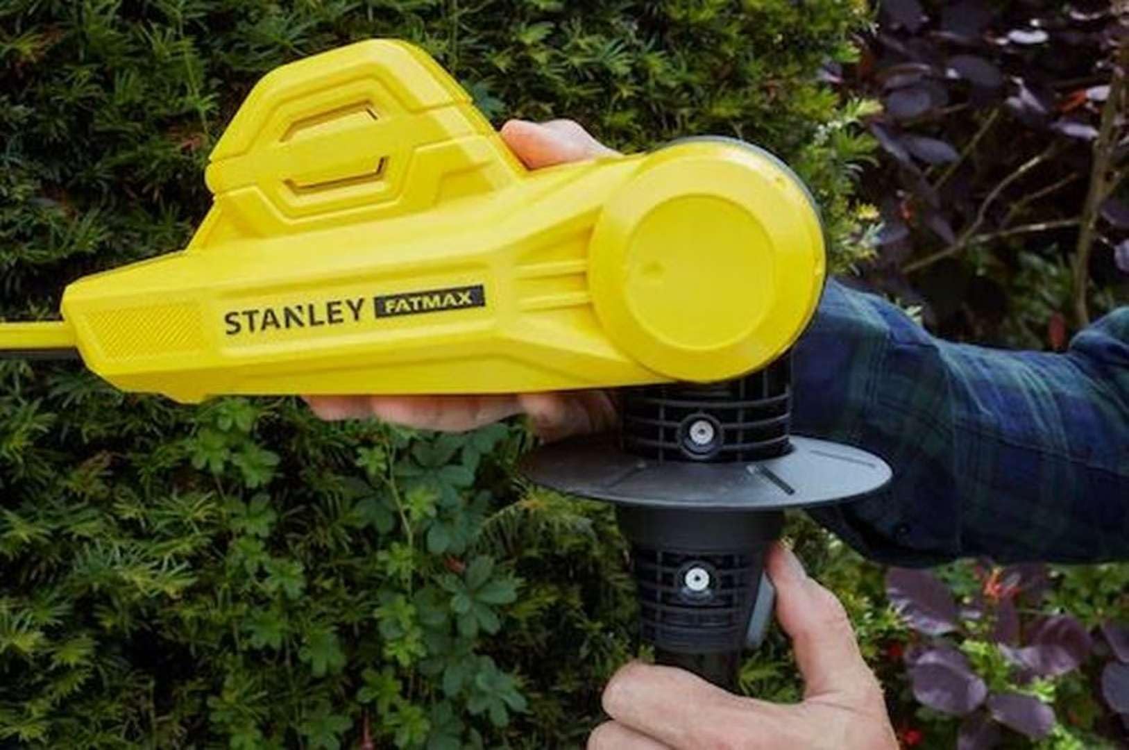 STANLEY FATMAX V20 SFMCPH845B-XJ - Cortaseteros sobre palo de 18 V sin batería ni cargador