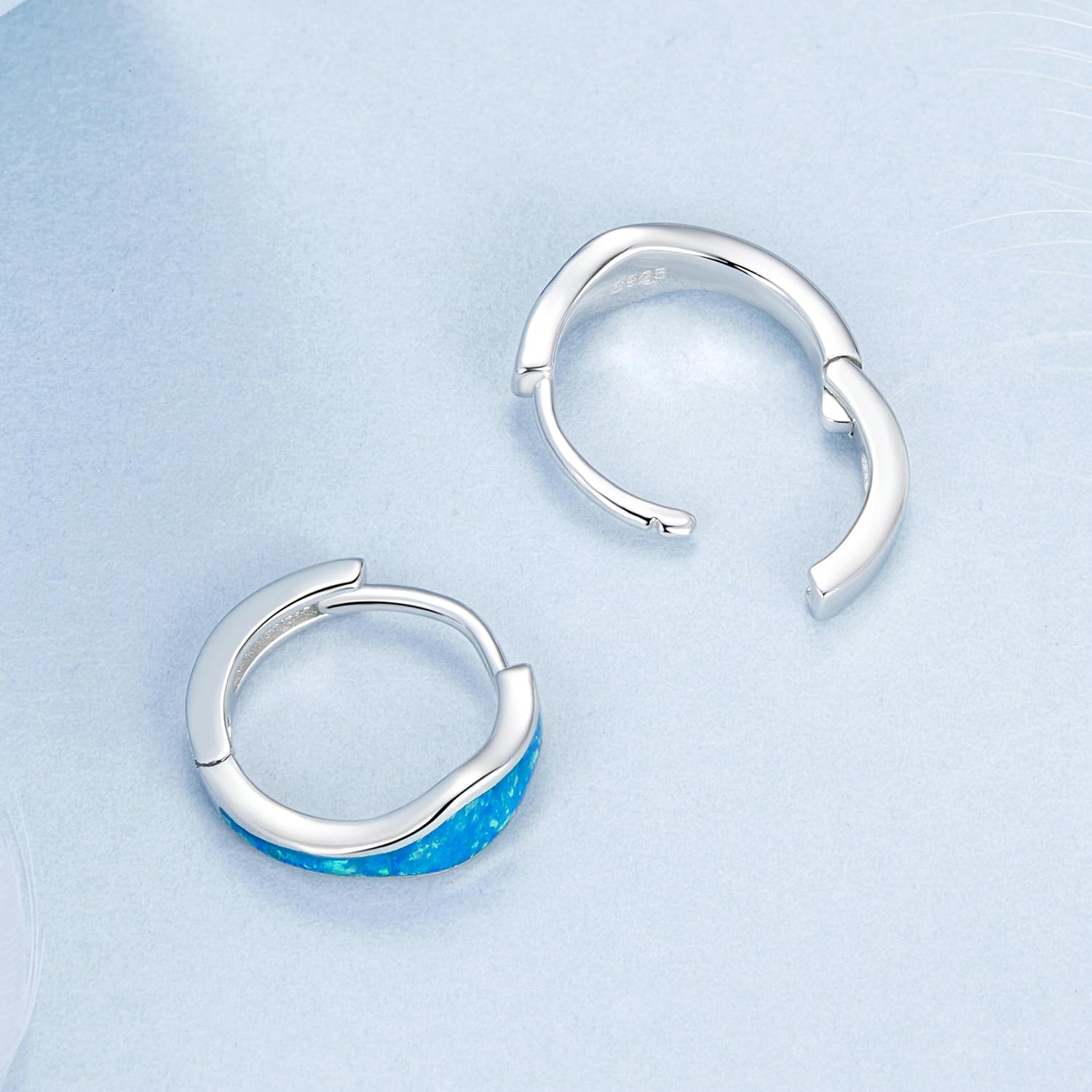 Opal-Ohrstecker-Creolen, hypoallergen, kleine Kupfer-Creolen für Frauen und Mädchen, empfindliche Ohren