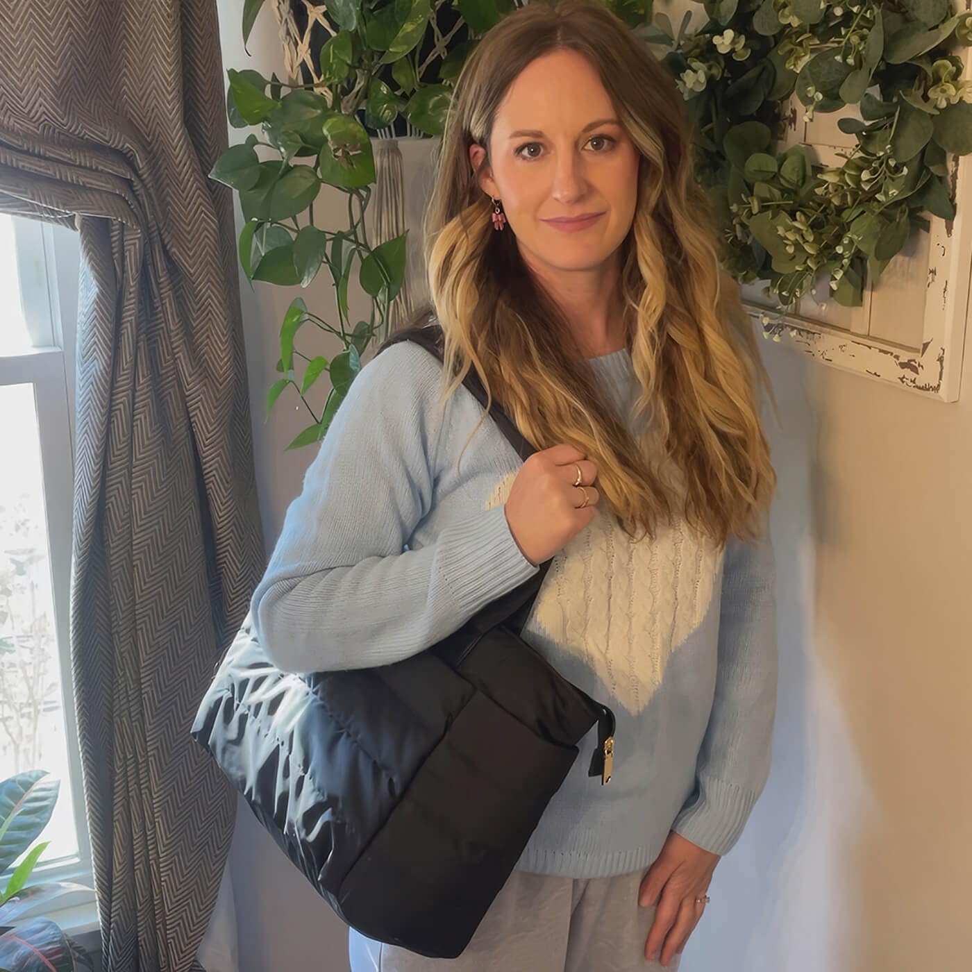 WZLMOUAO Puffer Tote Bag for Women, Lightweight Puffy Shoulder Bag with Compartments, Quilted Handbag for Work, Travel, Gym (Black)