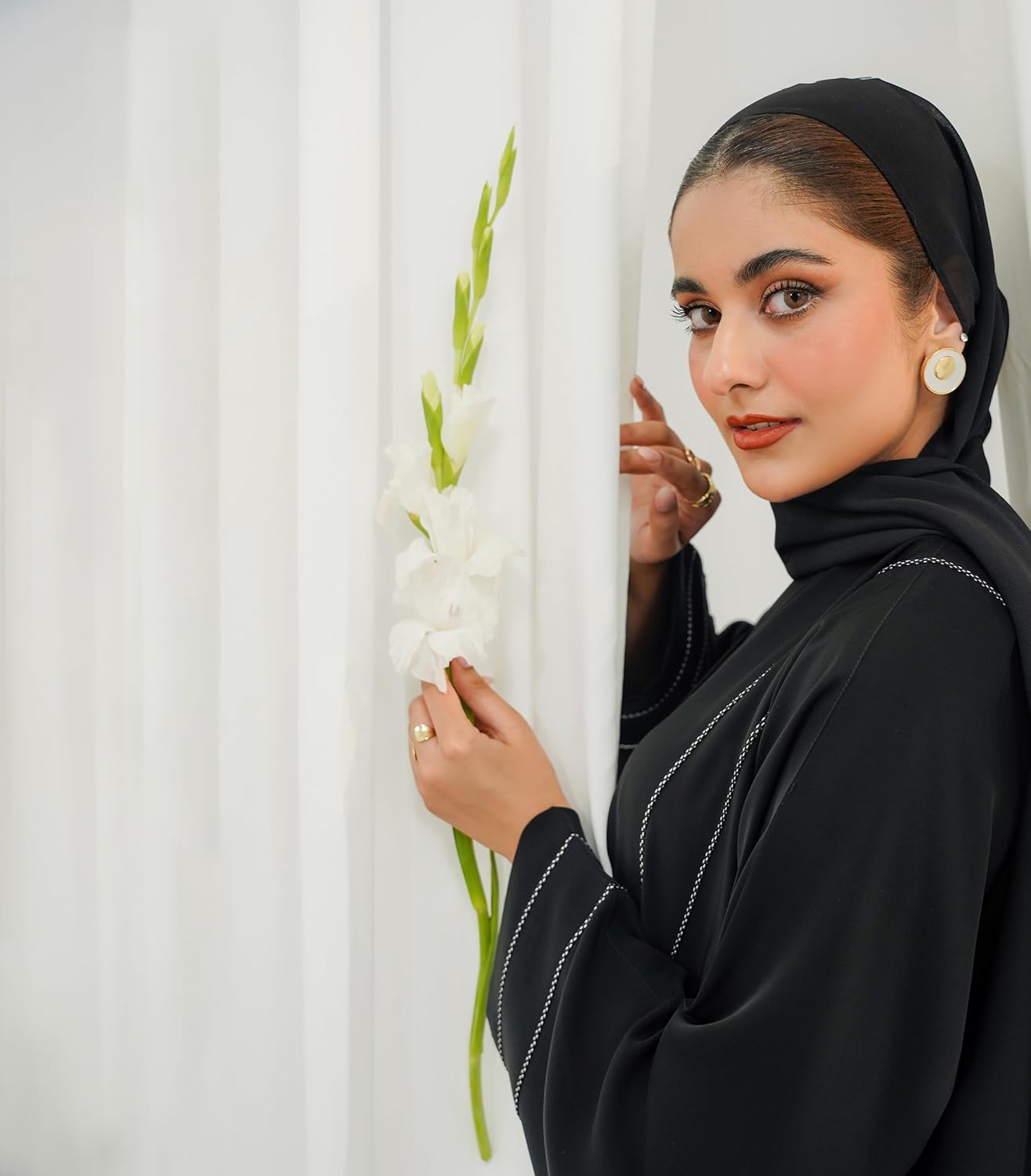 Elegant Modern Abaya for Women – Lightweight, Flowy, Soft and Perfect for Every Occasion - Image 6