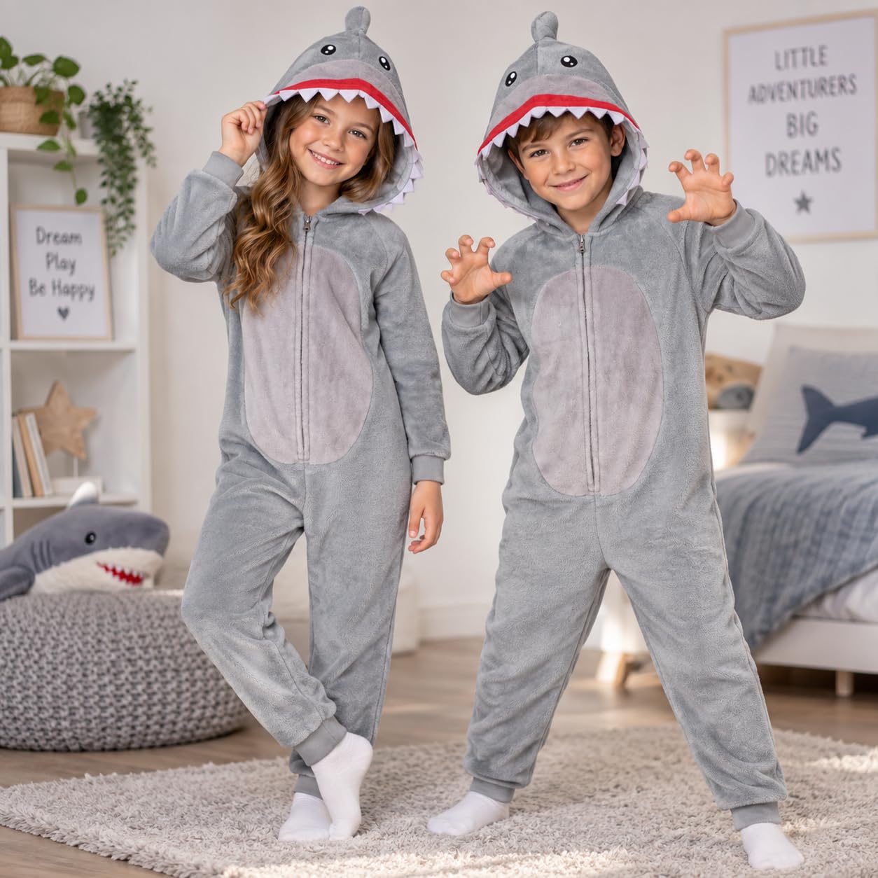A2Z 4 Kids Mädchen Jungs Shark Kostüm Kinder Tiergesicht Jumpsuits Weicher Plüsch Fleece Playsuit Kinder Mit Kapuze Sleepsuit Kinder One Piece Shark Suit All in One Xmas Shark Pyjama Alter 2-14 Jahre