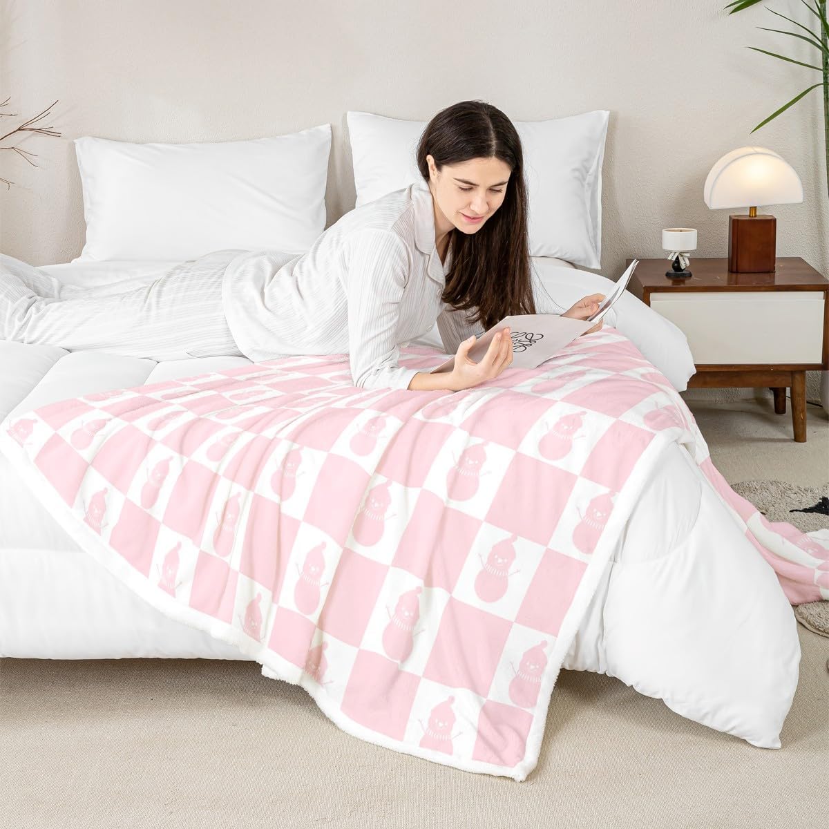 Feelyou Christmas Sherpa Blanket Plush Fuzzy Checkered Fleece Throw Blanket Boys Girls Snowman for Bed Couch Chair Living Room Xmas Decorations Bedroom Decor Pink Throw 50"x60"