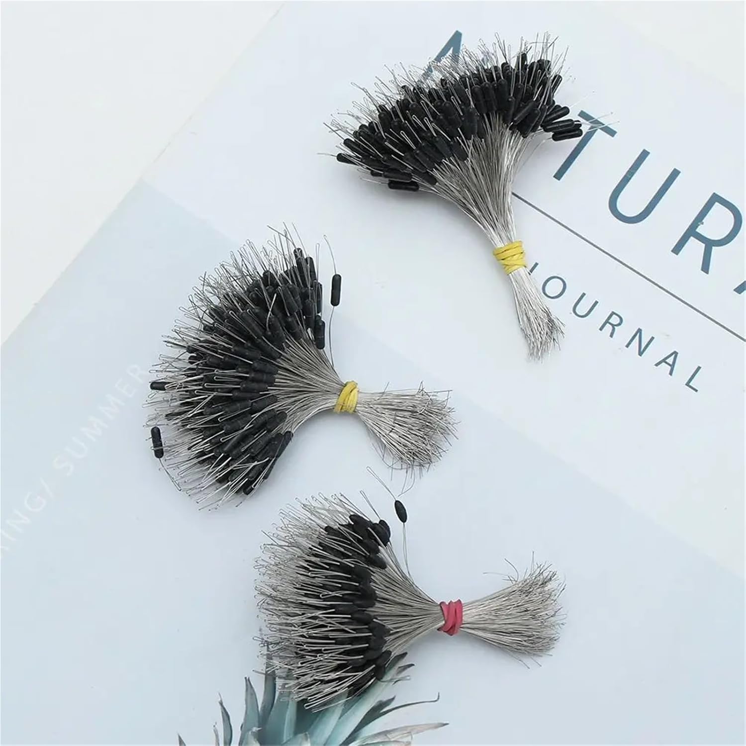 Bobber Stopper 900pcs Black Float Fishing Bobber Silicone Stopper Space Bean Connector Line Resistance Accessories for Fishing