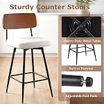 COSTWAY tabourets de bar rembourrés de 27 po, ensemble de 4, chaises de hauteur de comptoir pivotantes à 360° avec dossier en bois et pieds en métal, sièges rembourrés haut avec repose-pieds pour îlot de cuisine (4, Blanc)