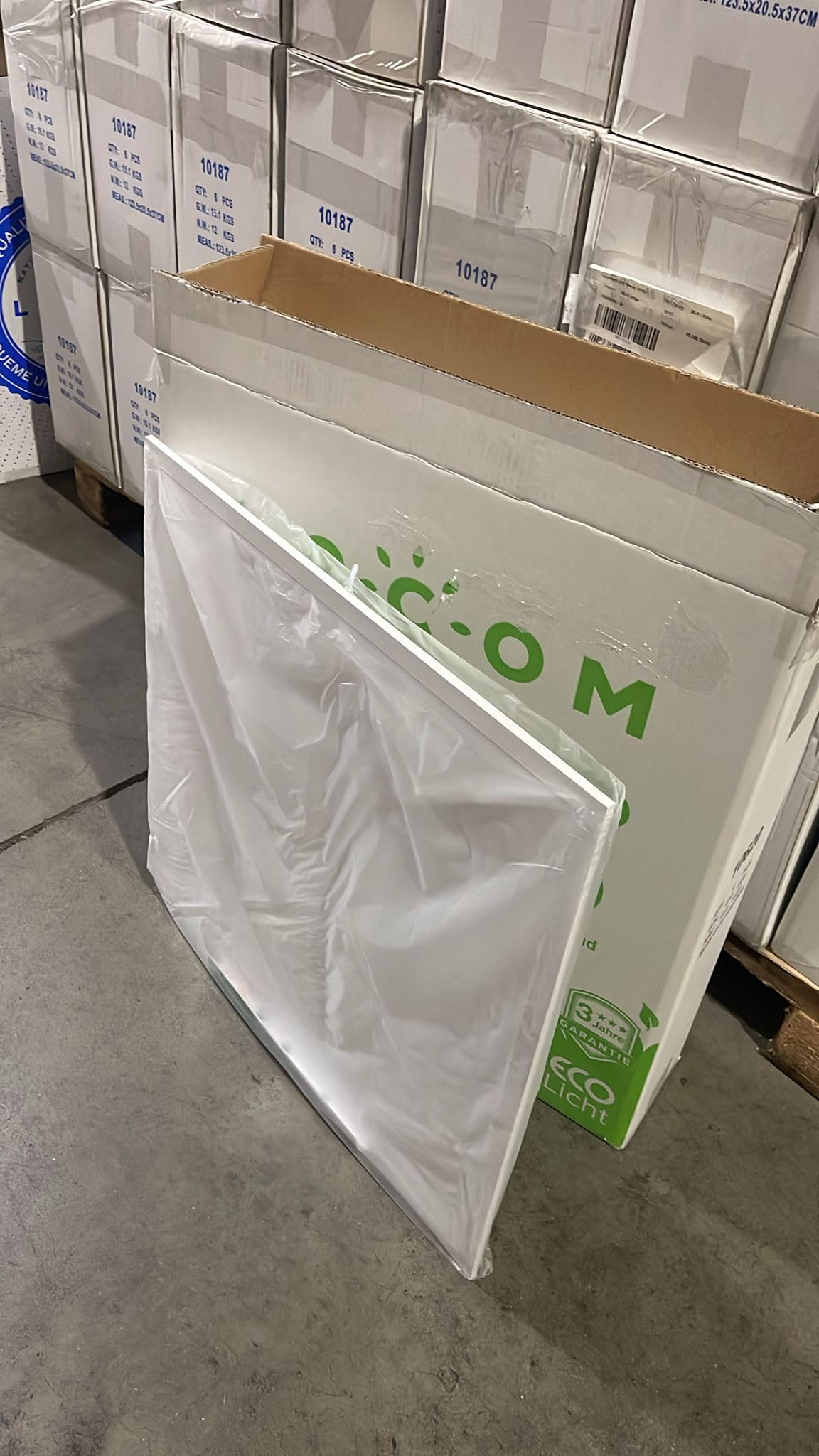 LECOM 6x LED Panel 62x62 Neutralweiß 4250lm 25W Energieeffizient Aufputz | Energieeffiziente, helle LED Deckenleuchte. LED Aufbaupanel mit Rahmen für glatte Decken in Büros, Kanzleien und Praxen.