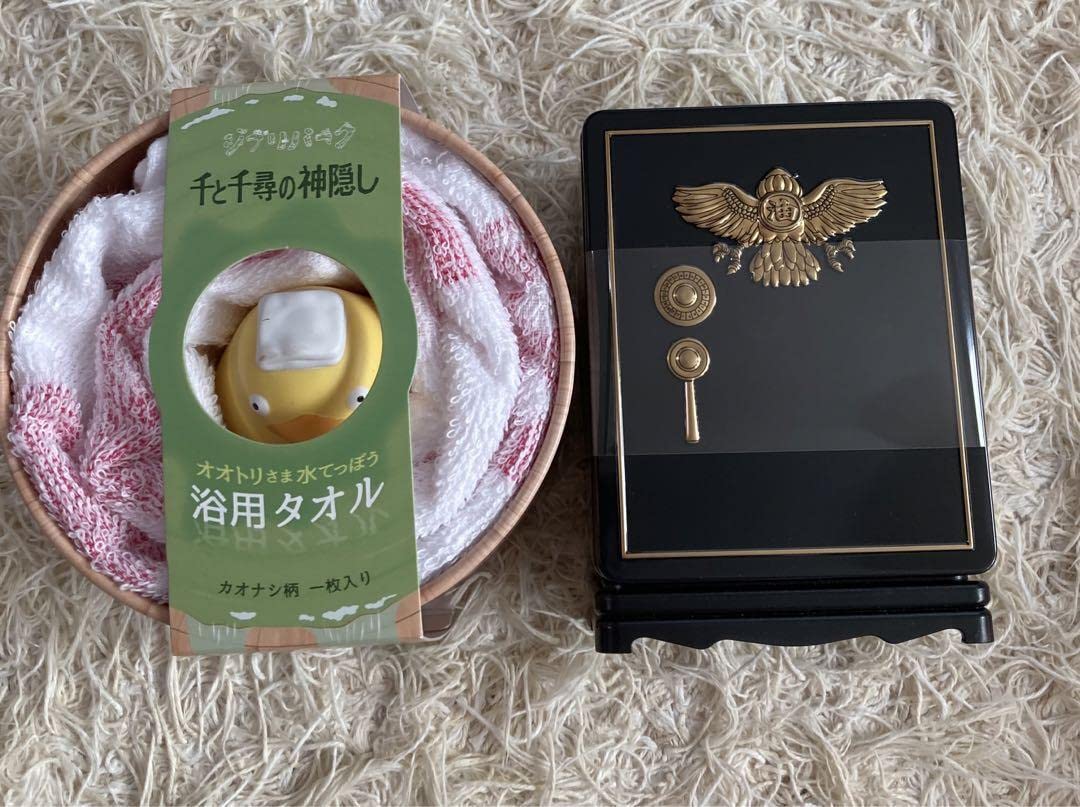 【レア】千と千尋の神隠し　オオトリサマ　銭湯セット Amazon.co.jp: ジブリパーク限定 湯婆婆金庫缶とオオトリさま水鉄砲