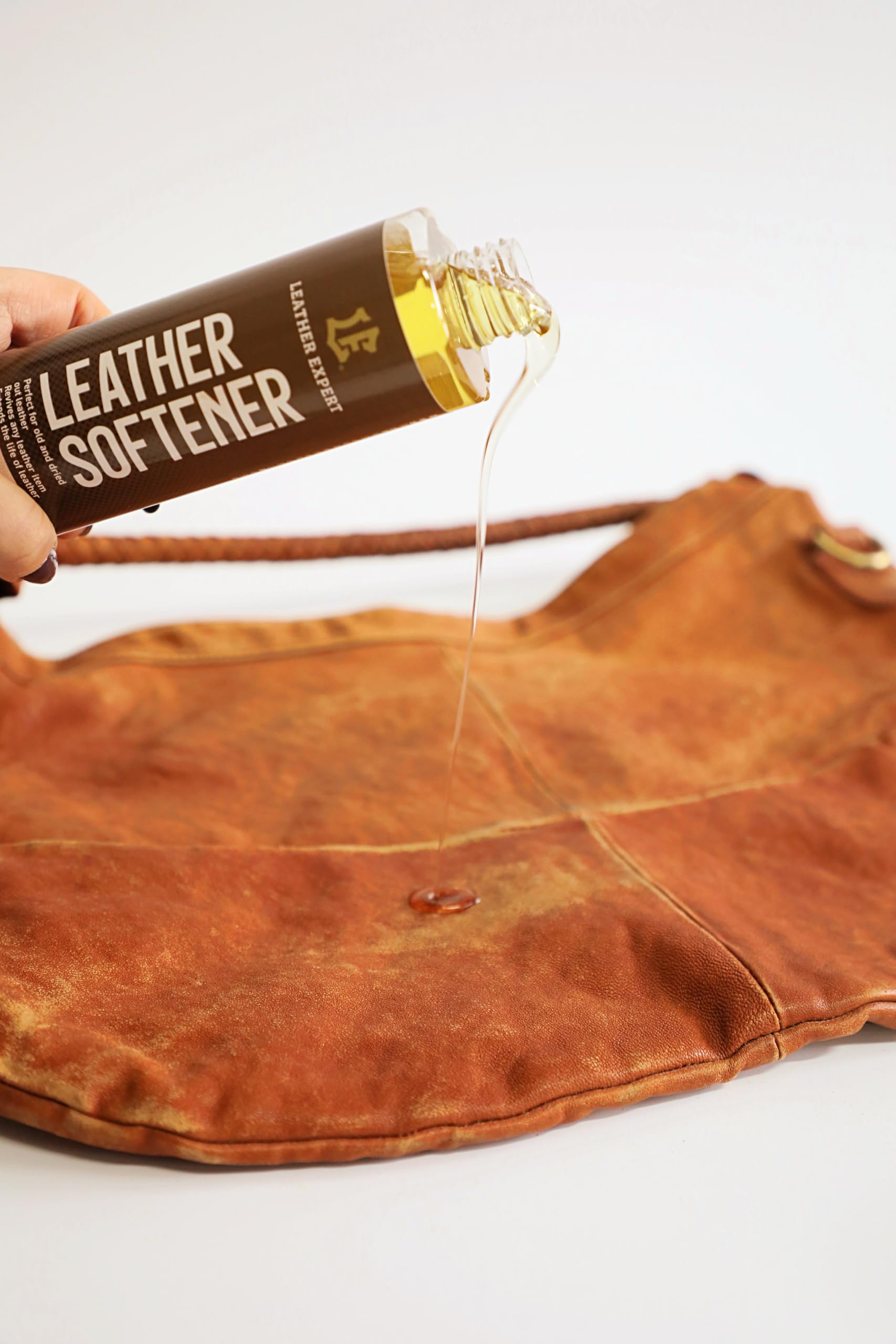Leather Expert Leder Weichmacher 1000 ml - Lederpflege Autositze - Hochwertiger Lederweichmacher - Autoleder Pflege - Leder Pflegemittel Auto Pflege - Auto Reinigen