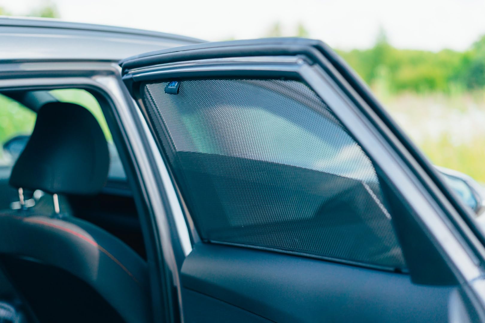 Set de Car Shades (Portes arrières) Compatible avec Hyundai Kona II 5 Portes 2024- (2-pièces) Pare-Soleil sur Mesure pour Voiture