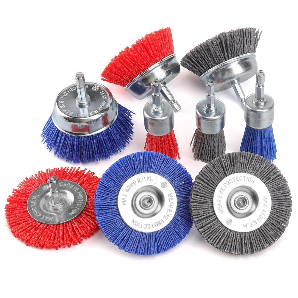 Brosses de ponçage en nylon pour décaper sans effort et enlever la rouille des recoins difficiles