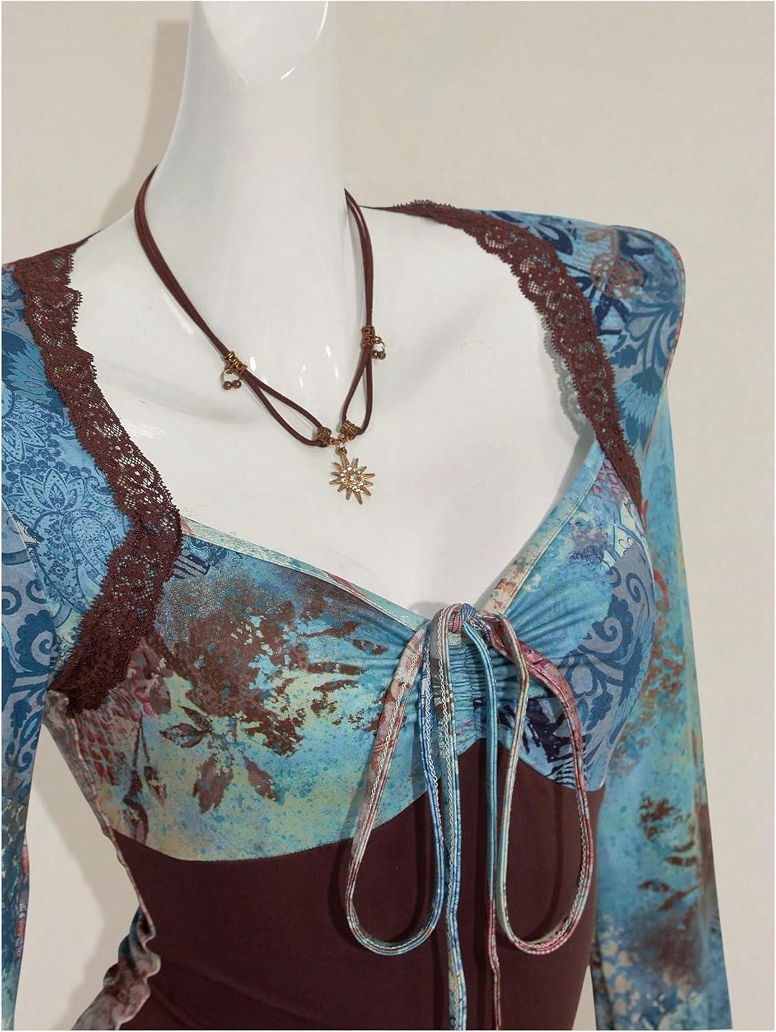 Milumia Women's Y2K Graphic Lace Trim Top Boho Bell Sleeve Sweetheart Neck Tee Tops Retro Rave Concert Outfits - Image 4