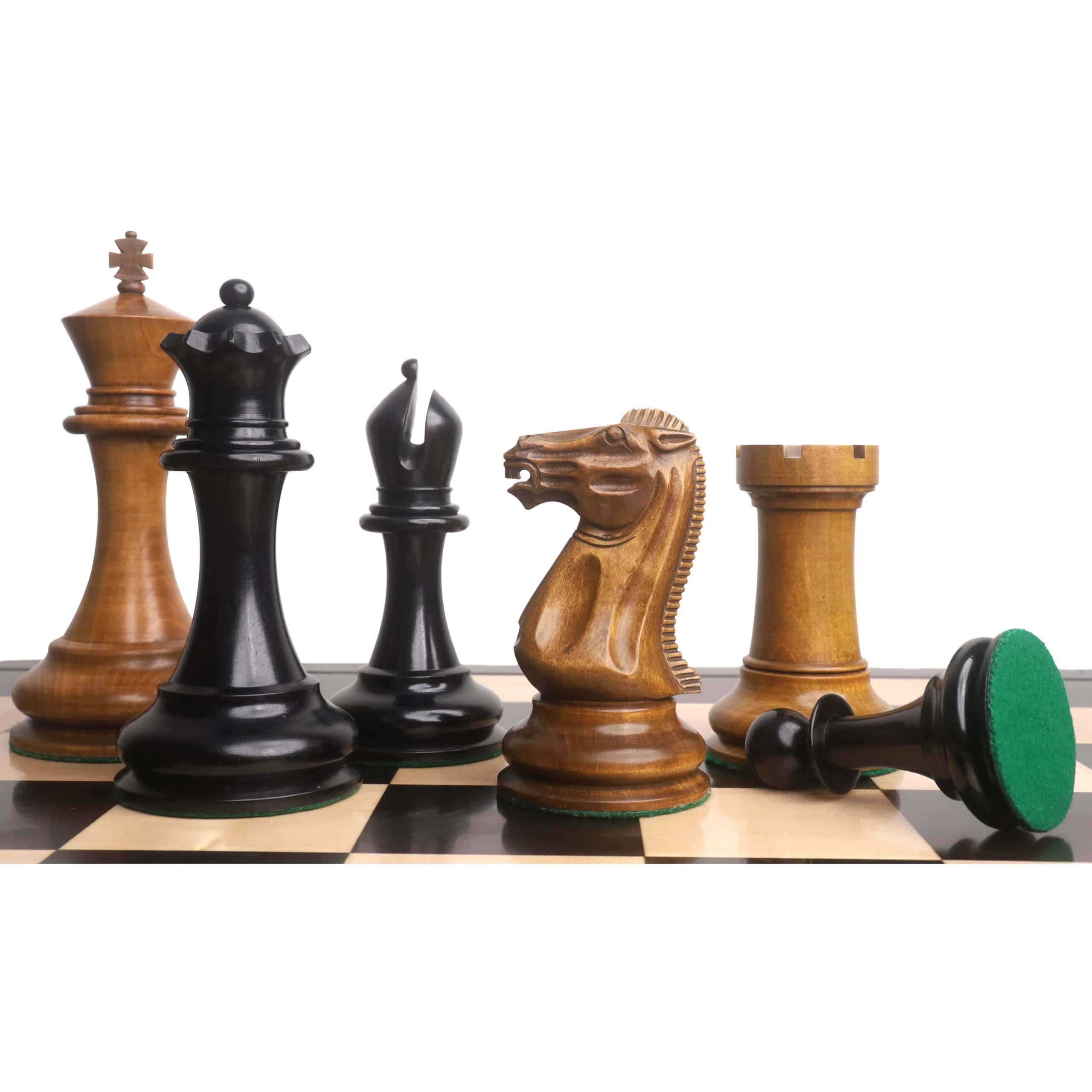 Royal Chess Mall Juego de ajedrez The Giant 1849 Staunton - Sólo Piezas - Ébano y Madera de boj Envejecida - Rey de 6,2 Pulgadas