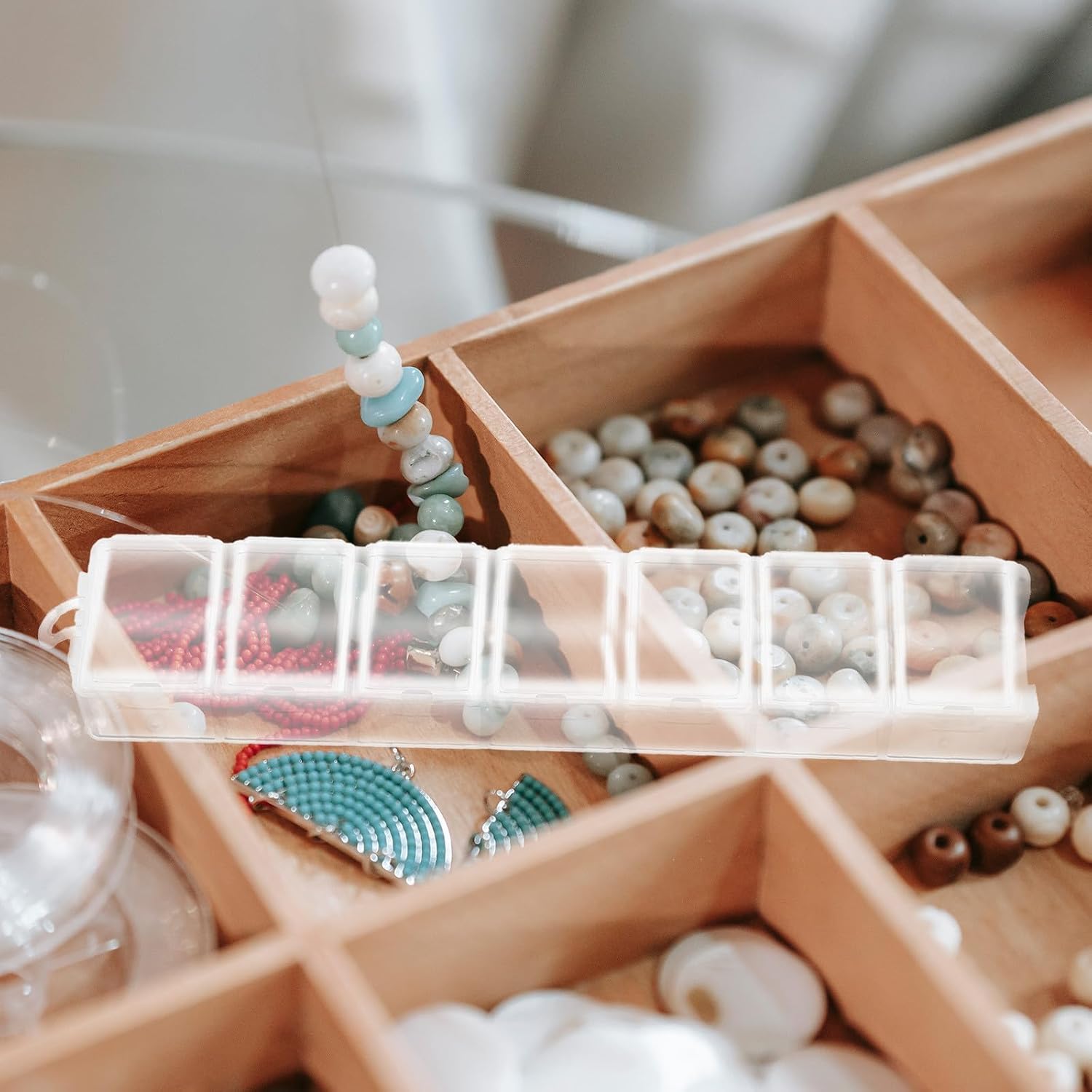 BESPORTBLE Storage Box 7 Grid Plastic Organizer for Beads and Small Parts