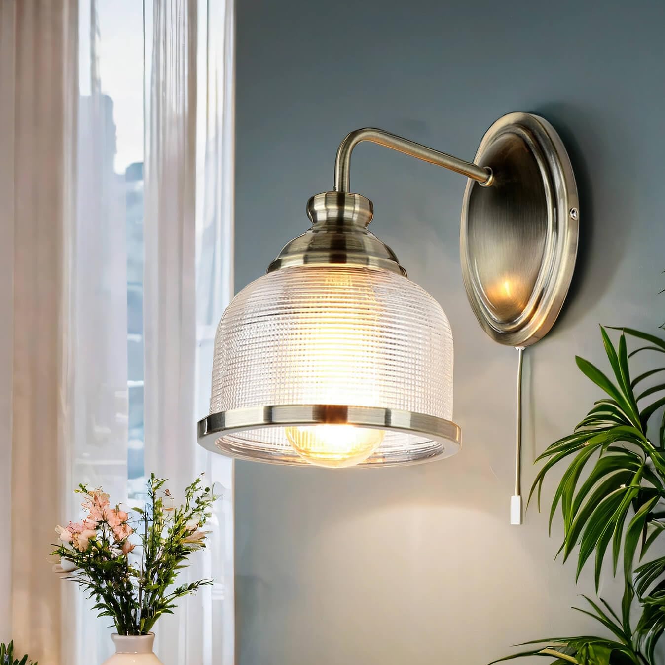 Licht-Erlebnisse Aplique con interruptor en latón antiguo cristal transparente metal art nouveau H: 24,5 cm E27 aplique cocina baño lámpara pared