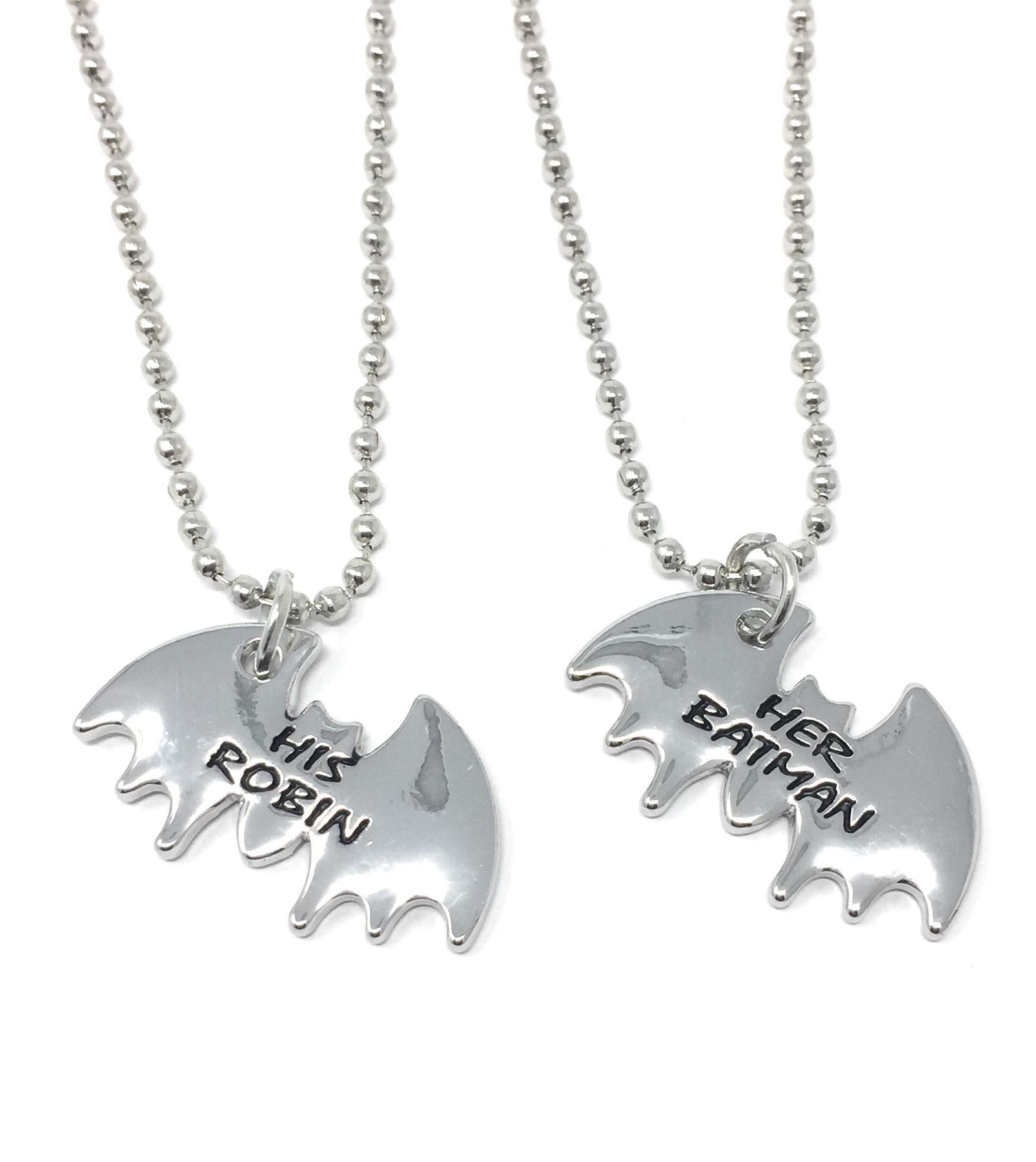 CadolineSilver-Tone 'Her Batman' 'His Robin' Engraved Pendant Necklace 2.5 x 1.5cm with 18 Inch Chain Girlfriend Best Friends Forever