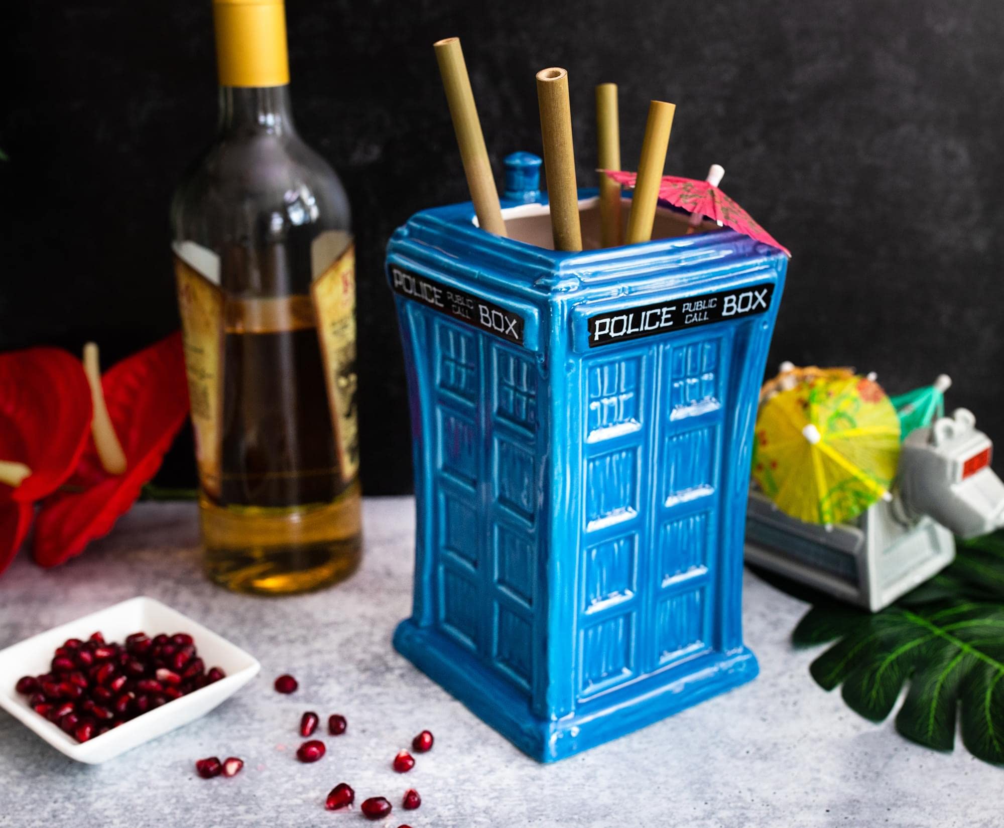 Canecas Doctor Who Geeki Tikis: TARDIS, 11º Doctor, K-9 e Dalek « Blog