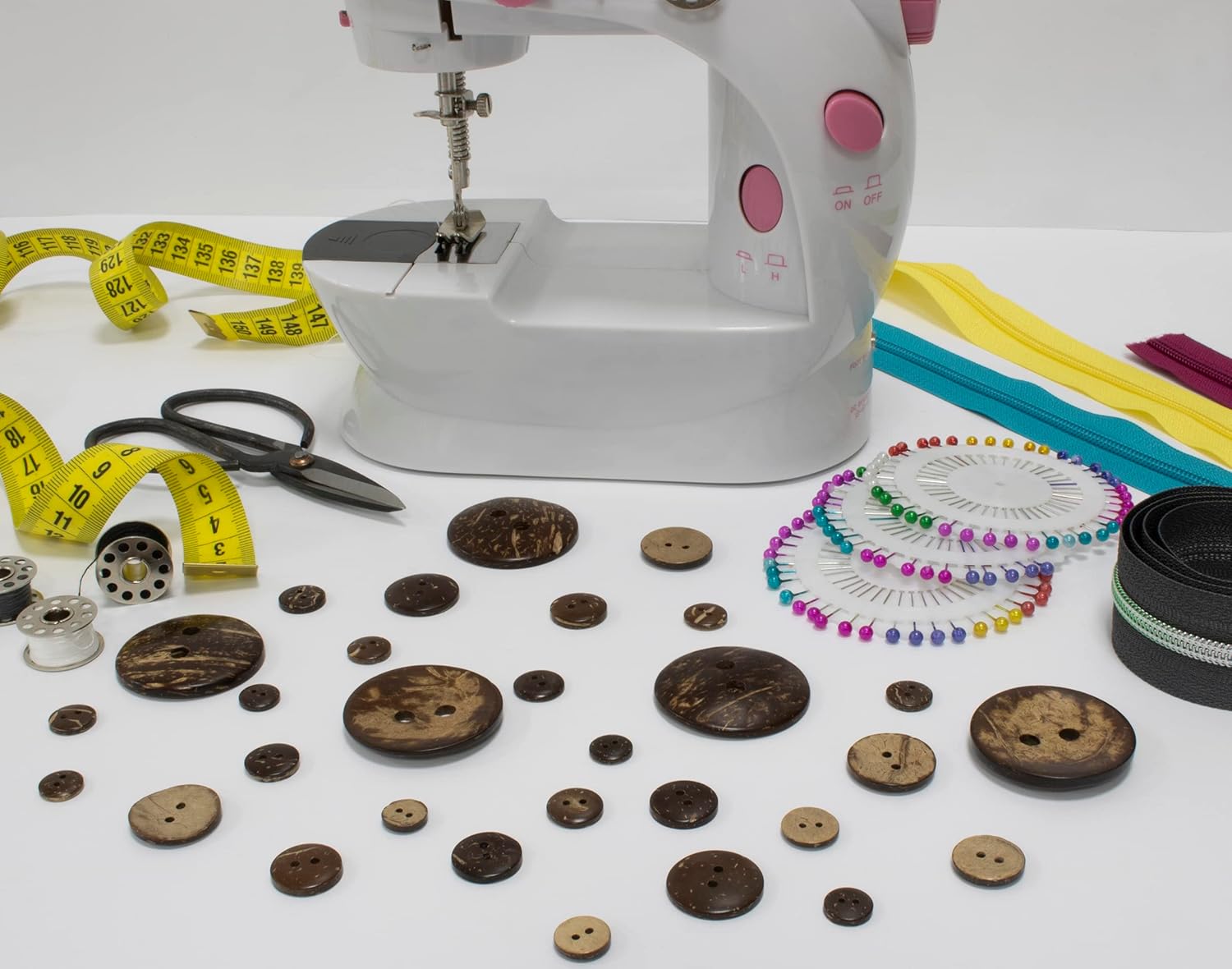 AERZETIX - C65620 – Set of 10 Round Wooden Buttons Ø10 x 5.4 mm with 2 Holes L16 16L – Colour: Brown/Beige – Opening Diameter 1.4 mm – Haberdashery Sewing Clothes Craft Fashion Decoration