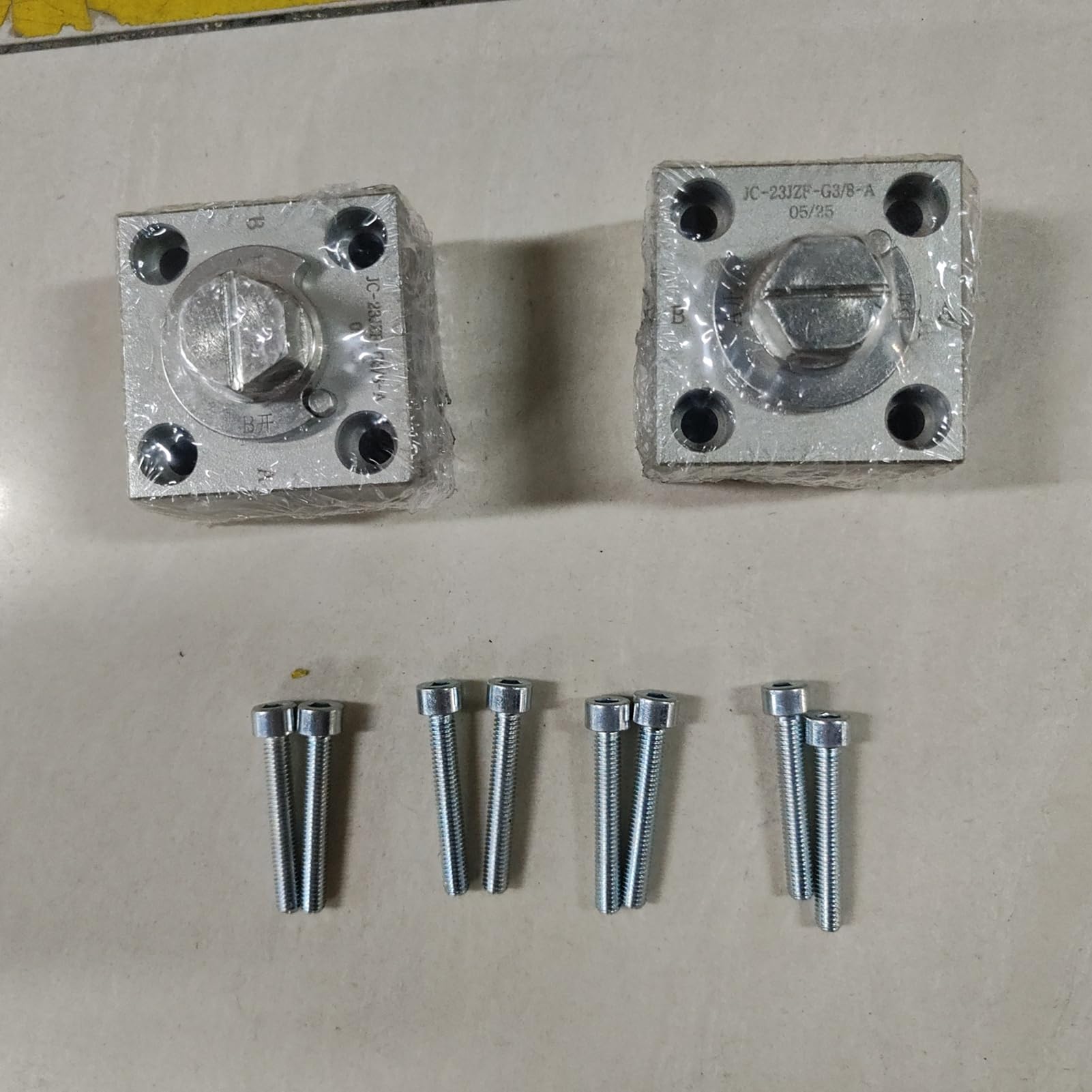 Fabater 2 Dreiwege-Umschaltventile für die meisten Minibagger, 3-Wege-Hydraulik-Umschaltventile, Dreiwege-Wegeventil-Ersatz für Kleinbagger.