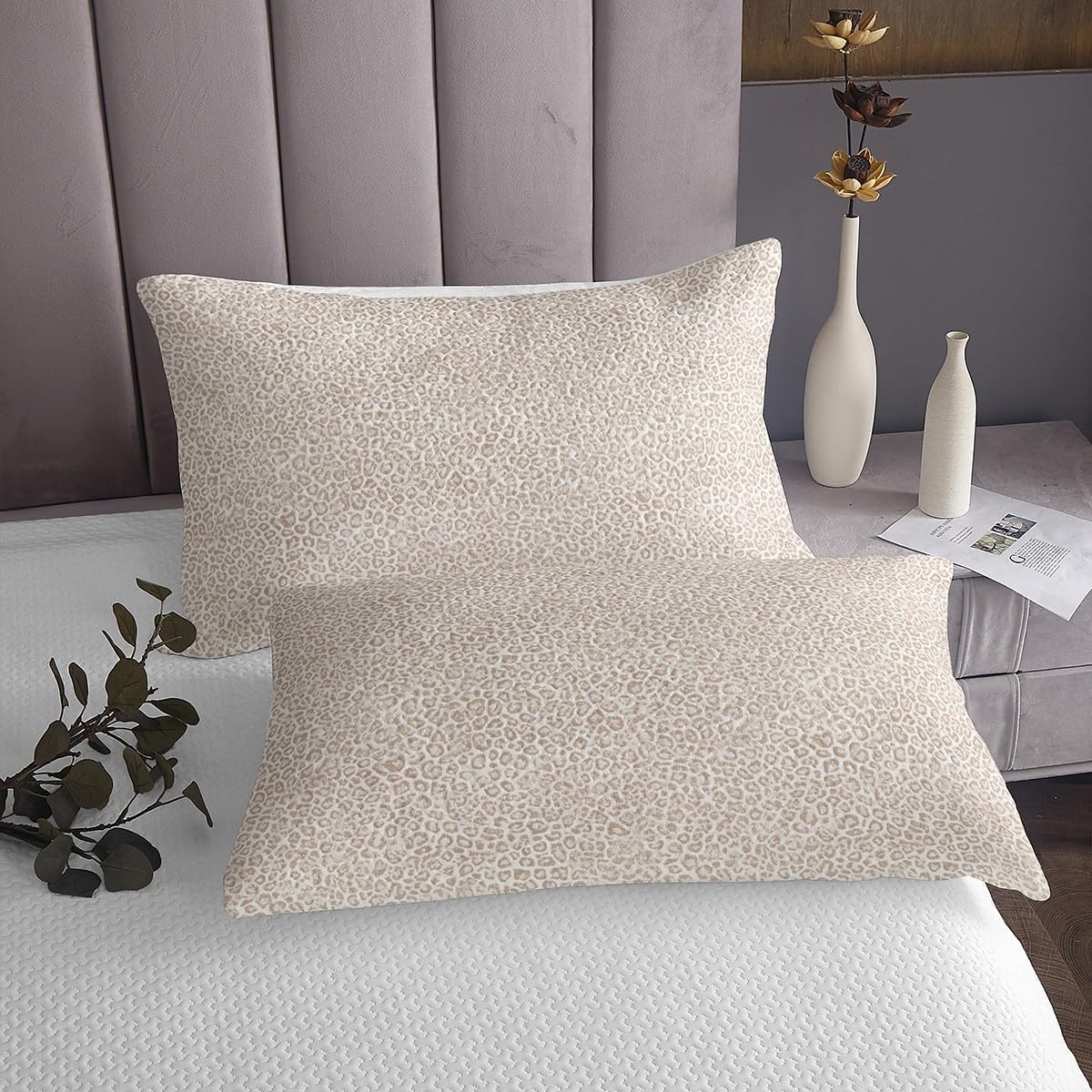 jejeloiu Leopard Bedspread Queen Size Cheetah Coverlet Set Beige Quilted Coverlet for All Season with 2 Pillowcases Animal Print Microfiber Lightweight