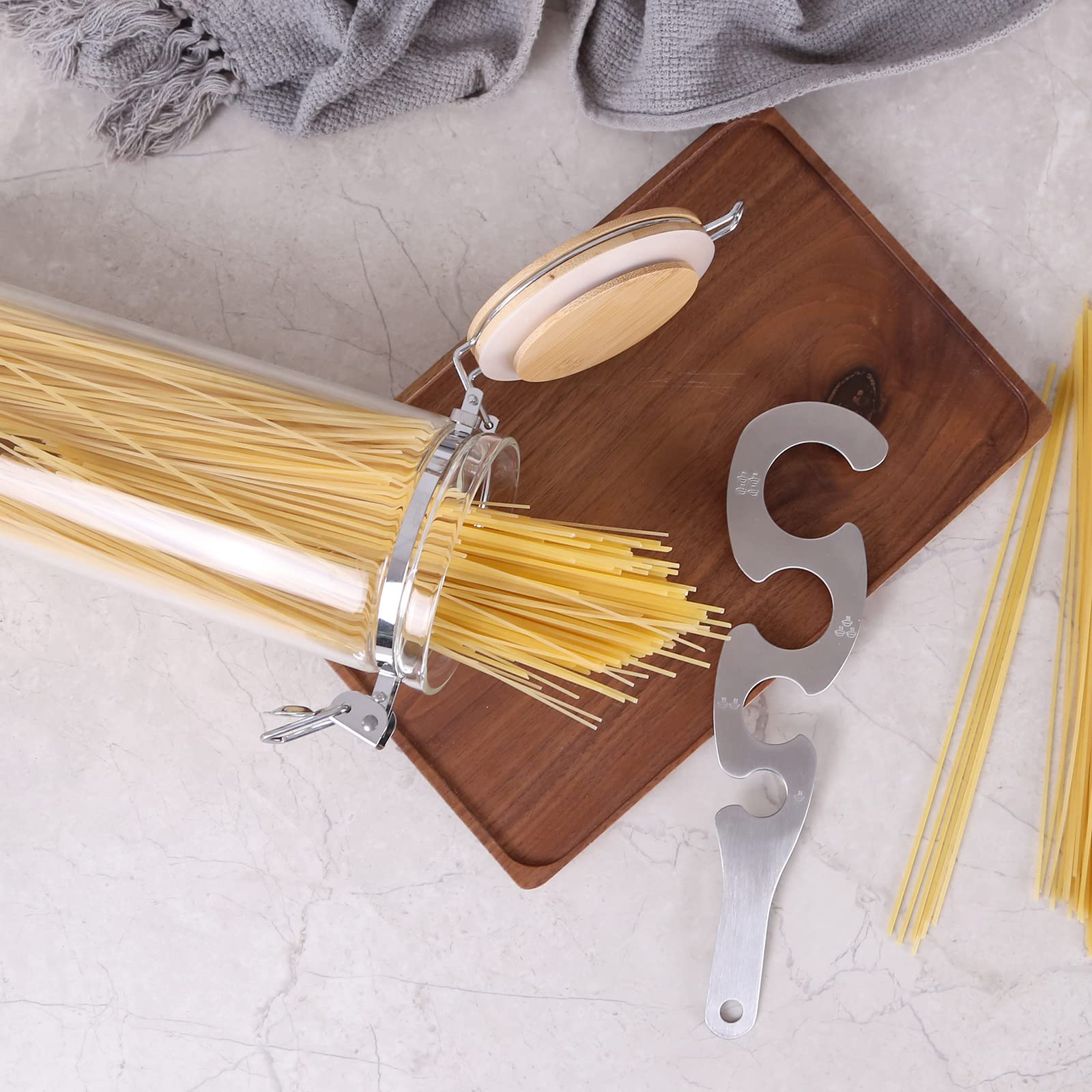 KKC HOME ACCENTS Nudelaufbewahrungsbehälter aus Glas mit Messwerkzeug, Spaghetti-Aufbewahrungsdose, Nudeln, Spaghetti-Halter, hoher Glasbehälter, Bambusdeckel, 68 ml