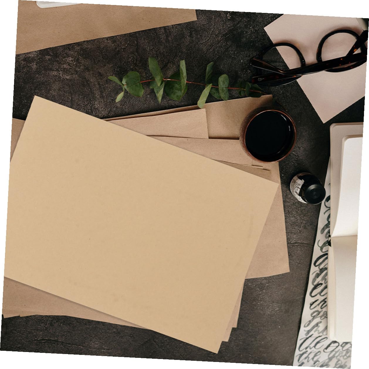 EPIGEIST Vintage Kraftpapier Briefpapier A4 160g 100 Blatt Braunes Papier mit Verstärkter Haltbarkeit Multifunktionales Schreibpapier für Präsentationen und Verpackungen
