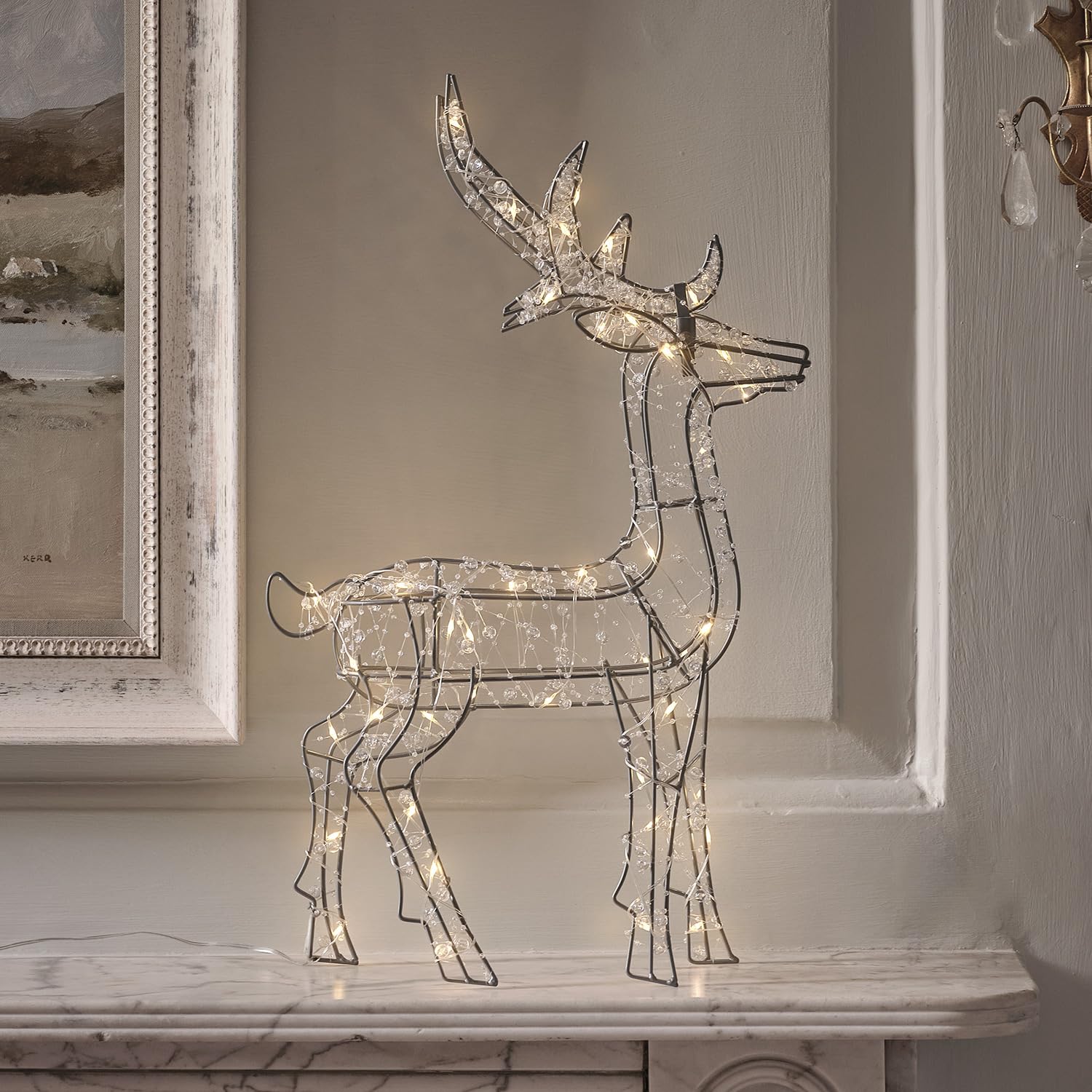 Light4fun Beleuchteter perlenbesetzter Hirsch | mit 50 warmweißen LEDs | batteriebetrieben & mit Timer | Weihnachtsfigur für innen und außen | Weihnachtsdeko Beleuchtung Garten Haus