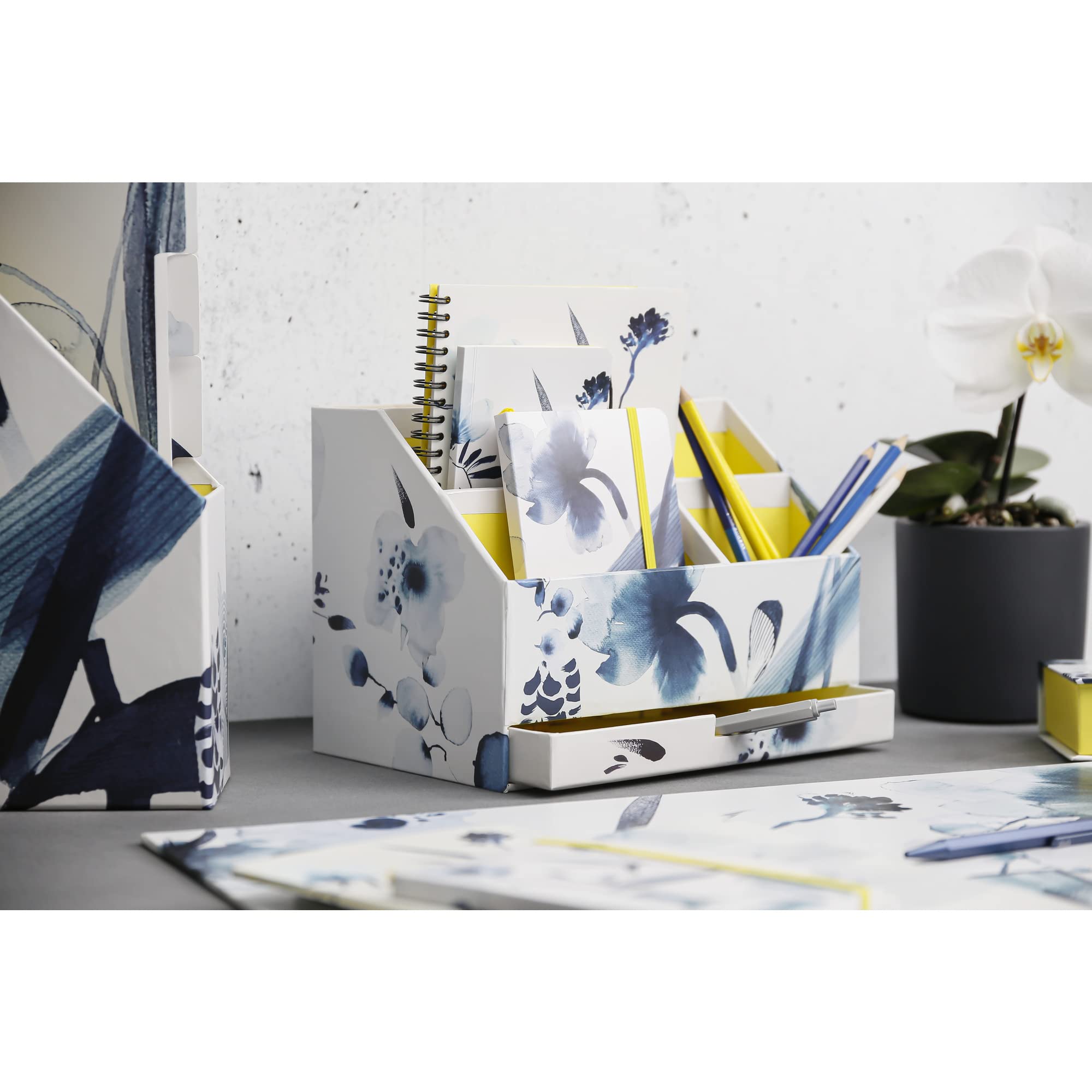 Clairefontaine 115938C - portacorrispondenza di cartone con cassetto 24x16x18 cm - motivo floreale dipinto all'inchiostro blu - Carta finitura satinata - Home Office - Collezione Inkebana