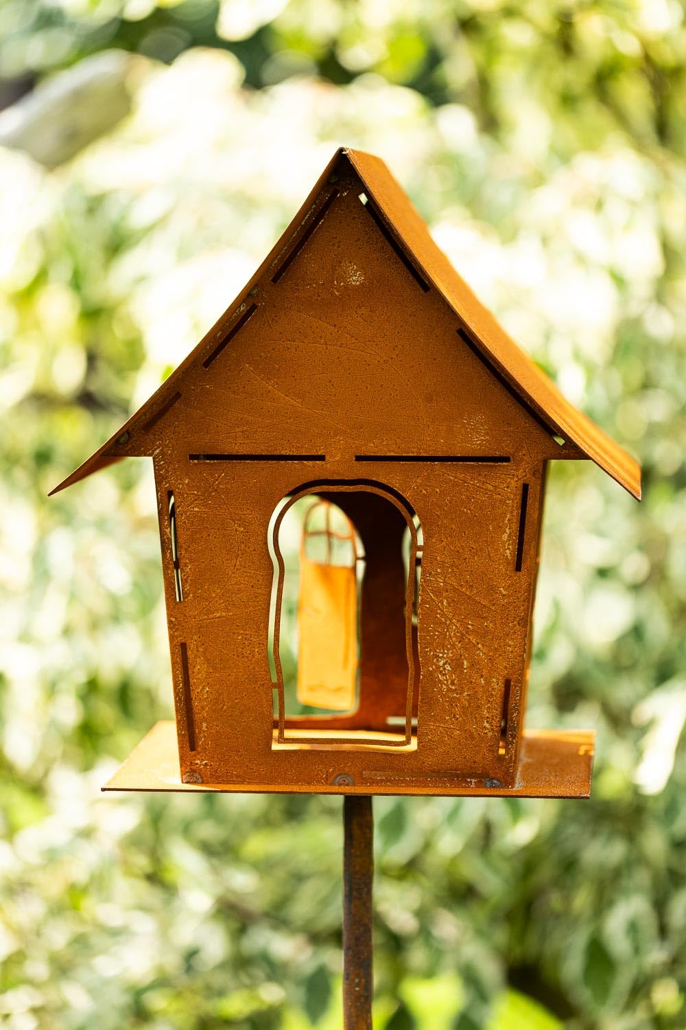 Bornhöft Edelrost Garten Deko Windlicht Vogelhaus Hexenhaus Gartendekoration Dekorieren rostige Dekoration Landhaus Kerzenhalter Vogelfutterhaus auf Stab sehr massiv