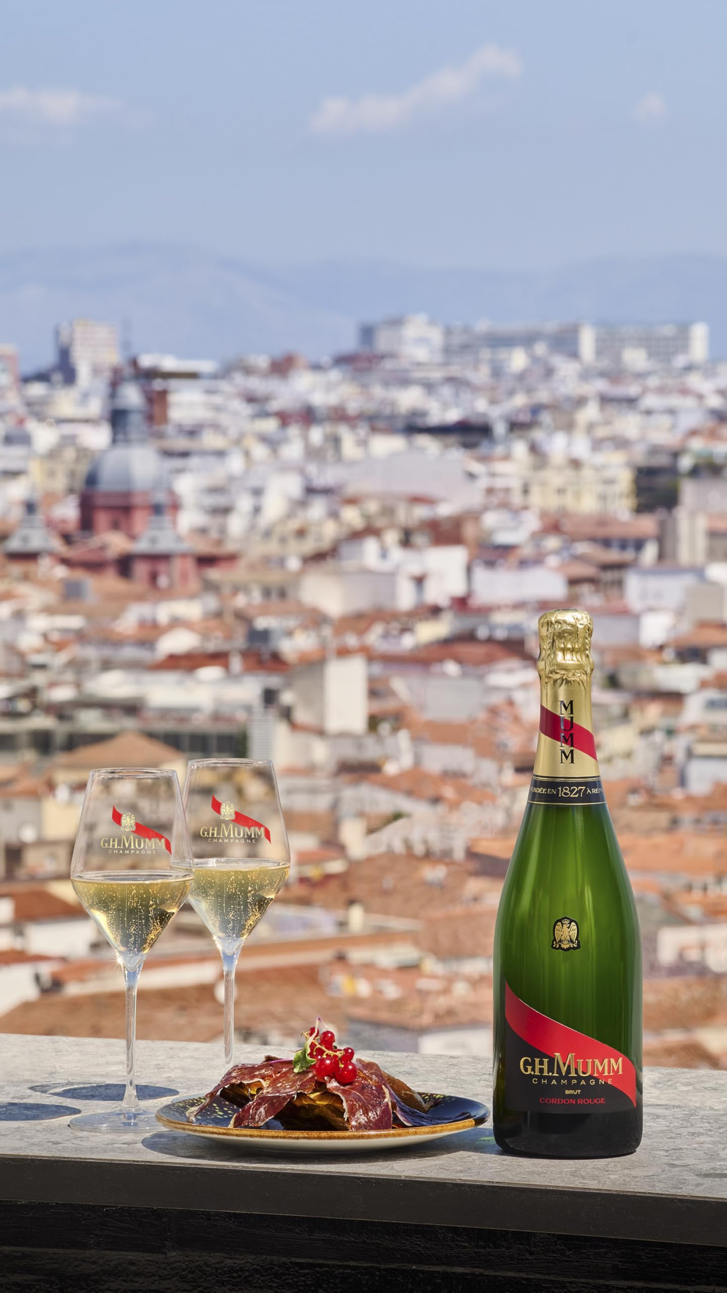 Mumm Grand Cordon Brut Champagne - 750ml, el embalaje puede variar