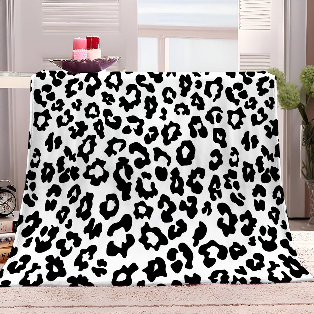 Couverture en flanelle imprimé léopard noir et blanc 130x150 cm pour canapé