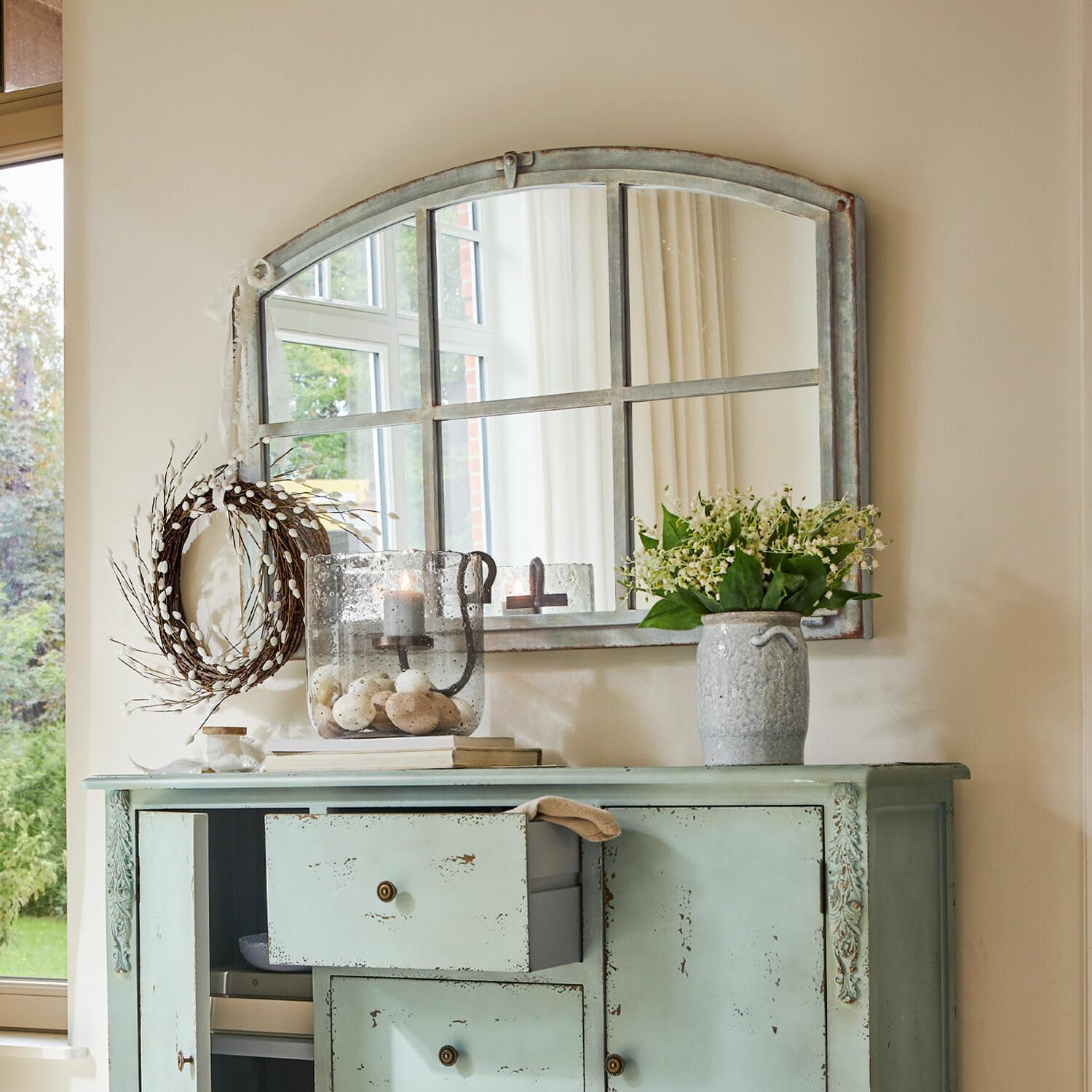 Loberon Spiegel Bayaert, Luxuriöse Nostalgie, Erinnert an Historische Fenster, Antik-Finish, Wohn-Accessoire, Eisen, Spiegelglas, antikgrau | Luxuriöse Nostalgie, Erinnert an Historische Fenster, Antik-Finish, Wohn-Accessoire, Eisen, Spiegelglas