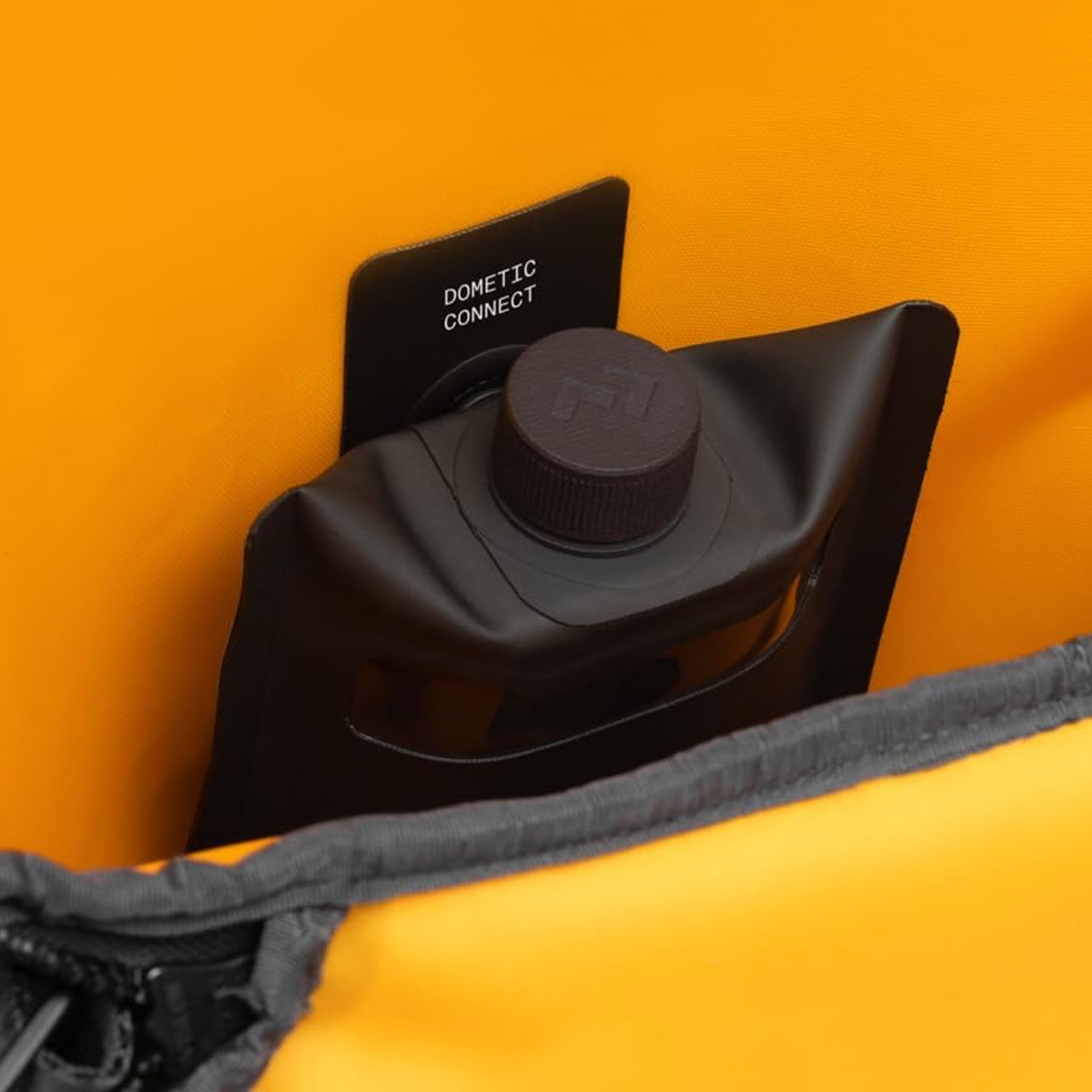 Dometic Unrestricted Iceblock Connect - Eisbeutel 0,6 l - Magnetisch Haftendes, Befüllbares Kühlelement für Kühltasche - Kühlpack für Reisen, Strand