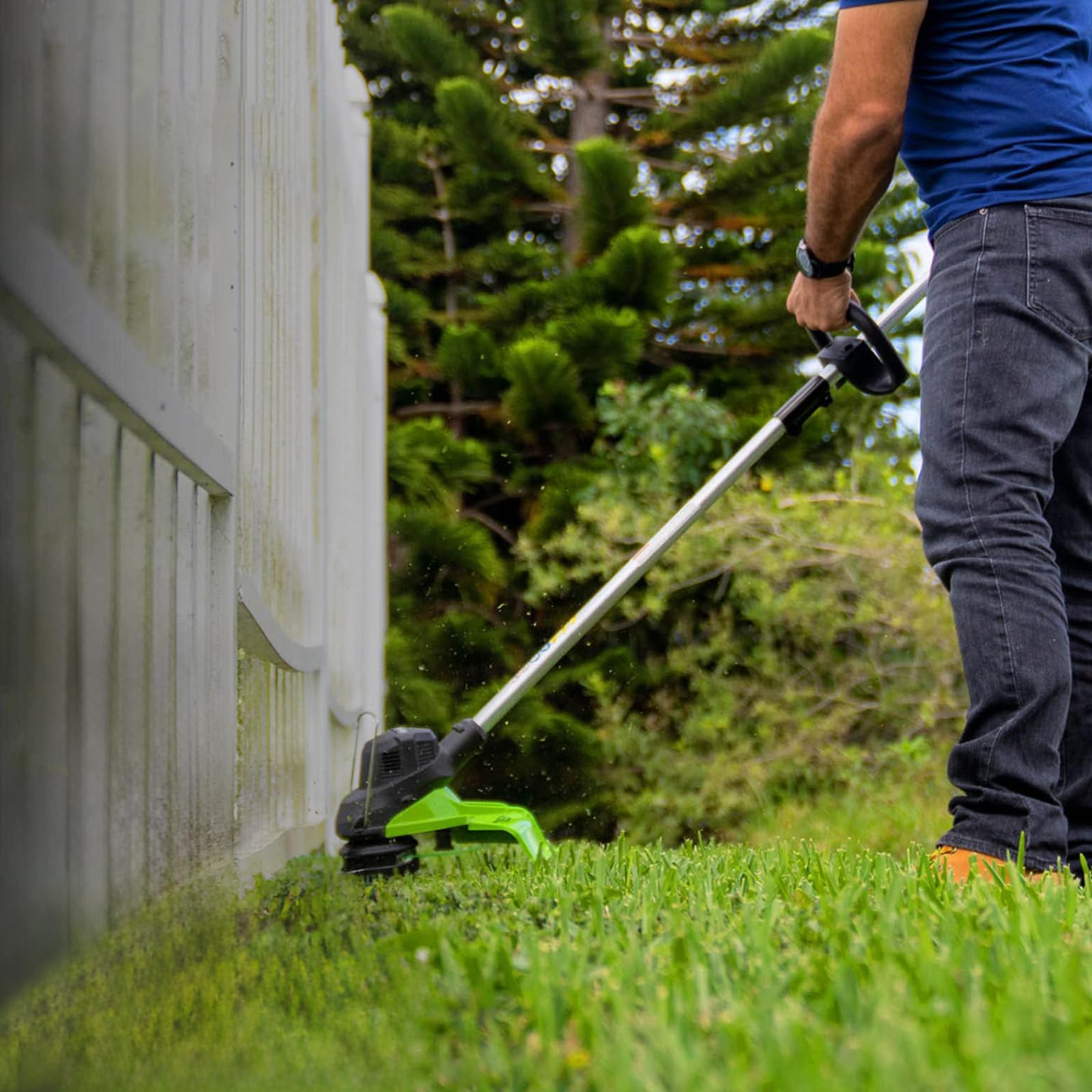 Greenworks Decespugliatore a batteria 24 V, diametro di taglio 33 cm, diametro filo 2 mm, Max 5600 TR/Min, velocità di taglio massima 5600 giri/min (batteria e caricabatterie non inclusi)