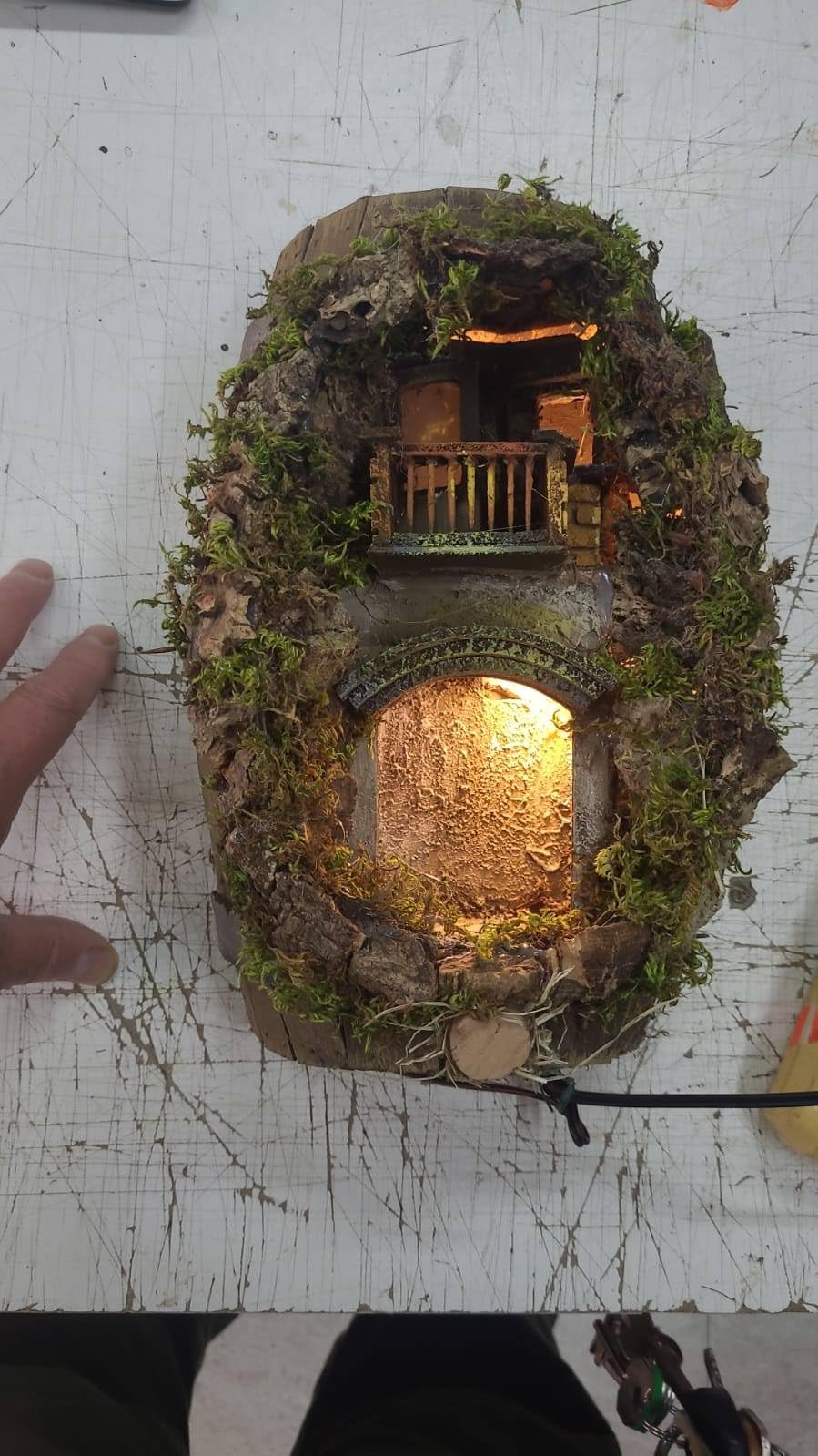 Mini-Krippe komplett im Fass 28 x 18 cm Holz und Kork mit 6 Hirten 4 cm Terrakotta oder ohne Hirten Tempel