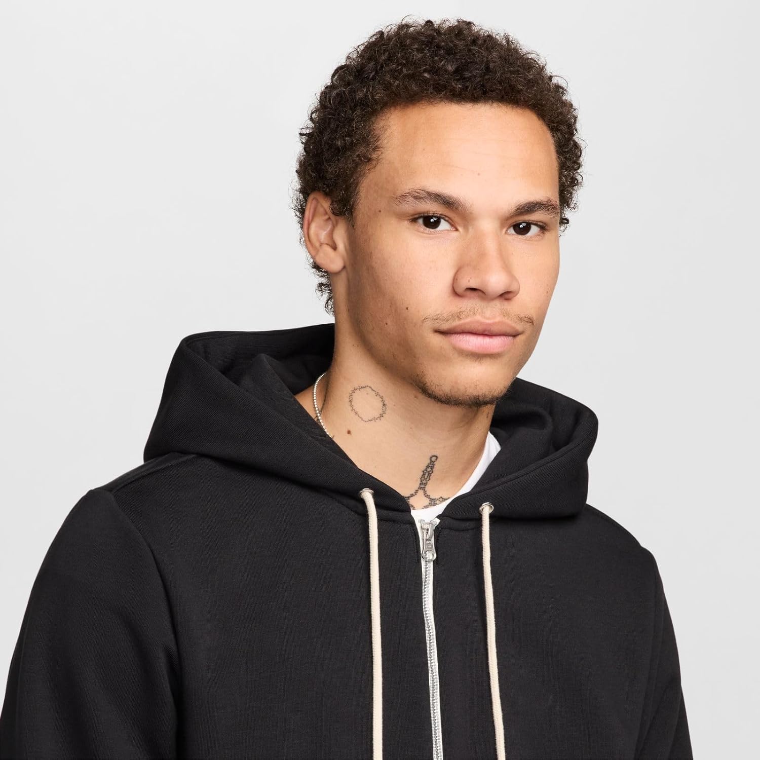 Nike Standard Issue Men's Dri-FIT Full-Zip Basketball Hoodie (FZ0222-010, Black/Pale Ivory) - Image 4