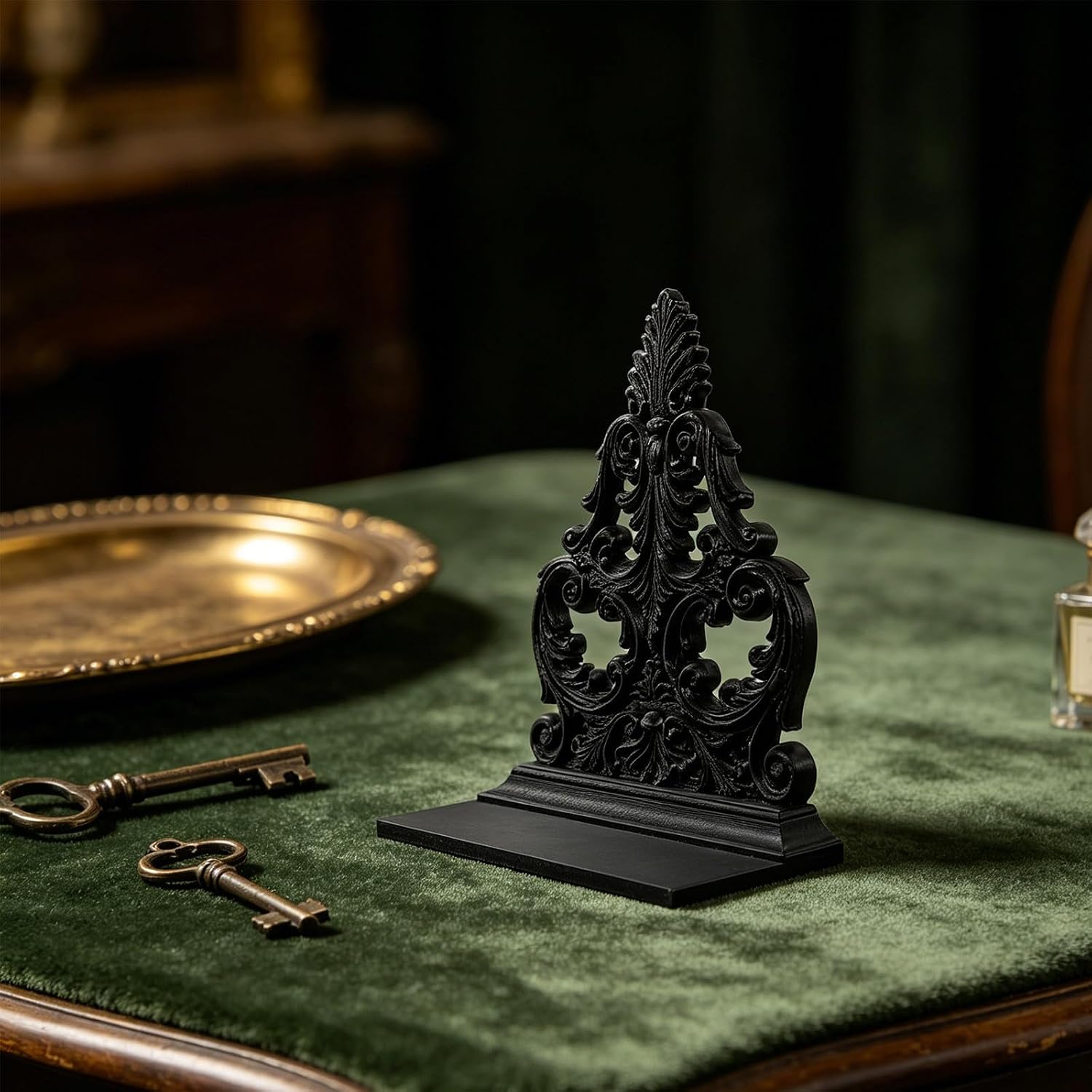 VOSAREA Black Small Wall Shelf Sculpted Carved Corbel Design, Vintage Gothic Style Pla Display Ledge for Secure Multipurpose Use on Accent Walls and Bedrooms, 16x13.7x6cm