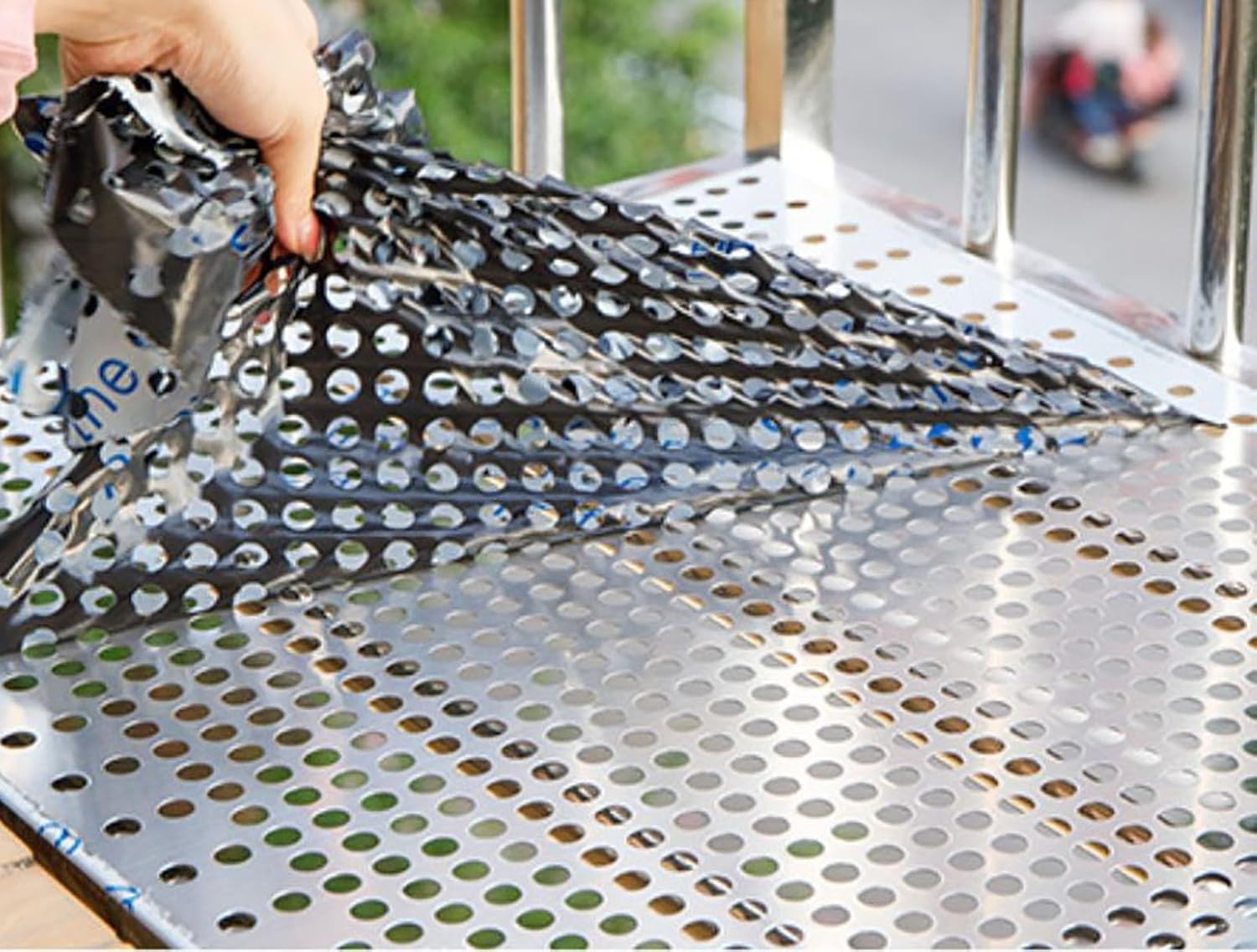 1mm Thick Stainless Steel Perforated Plate, 5mm Hole Diameter, Anti-Fall Metal Sheet with Ties & Gloves, Easy Installation, Durable & Versatile (Size: 0.42x1m)