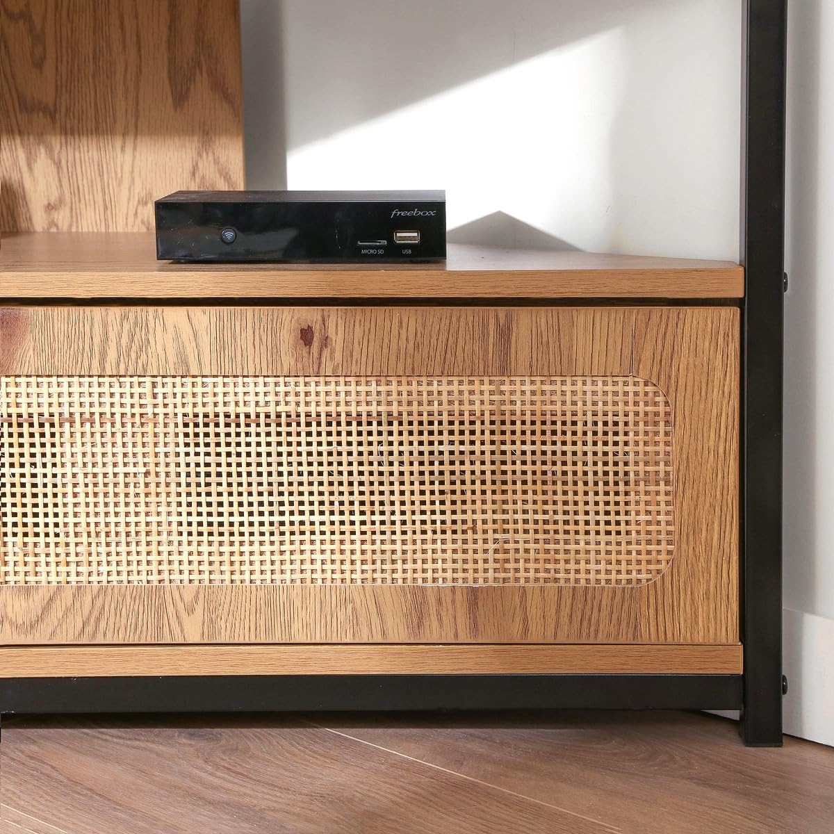 Calicosy – Mueble de TV esquinero con 1 puerta abatible, cannage de ratán – Decoración de madera – paneles de partículas – patas de metal – salón o dormitorio – estilo exótico y natural – 100 x 30 x